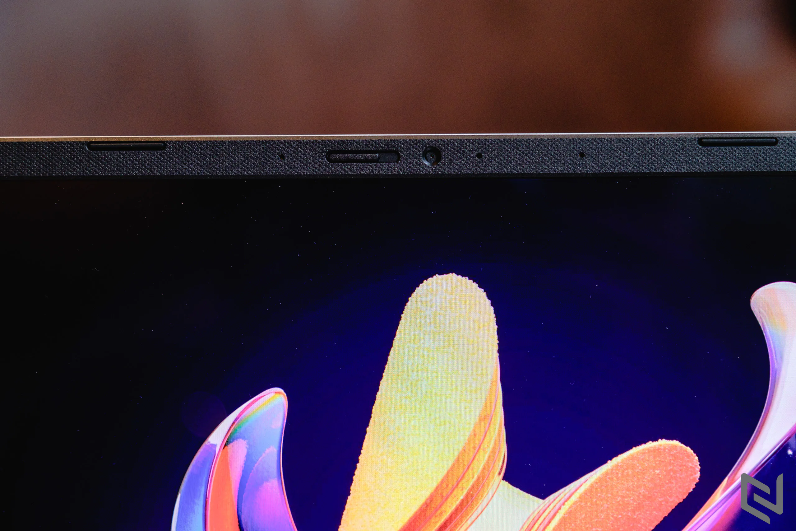 Trên tay ASUS Vivobook 14X OLED - Laptop làm việc mỏng nhẹ và mạnh mẽ nhất phân khúc