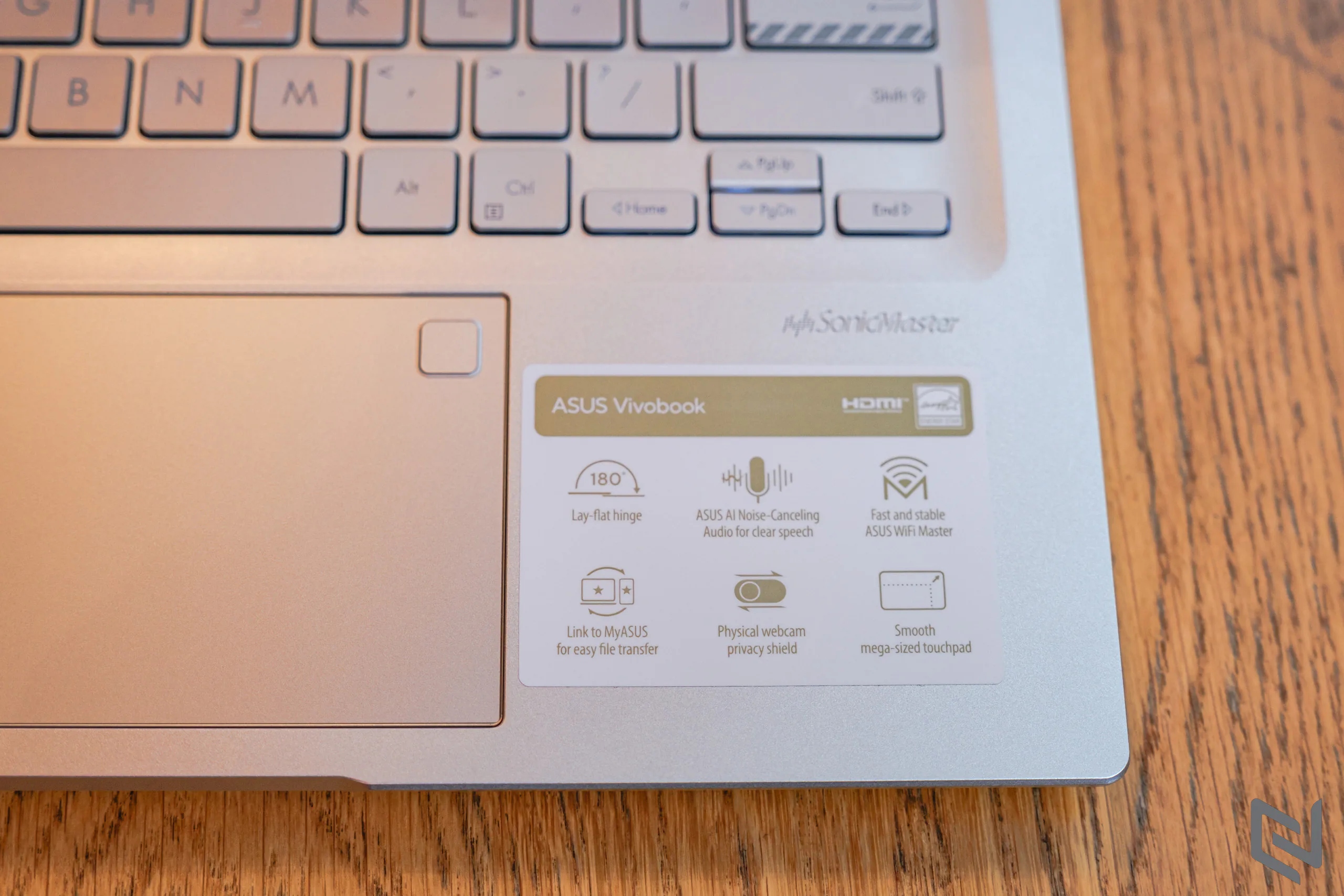Trên tay ASUS Vivobook 14X OLED - Laptop làm việc mỏng nhẹ và mạnh mẽ nhất phân khúc