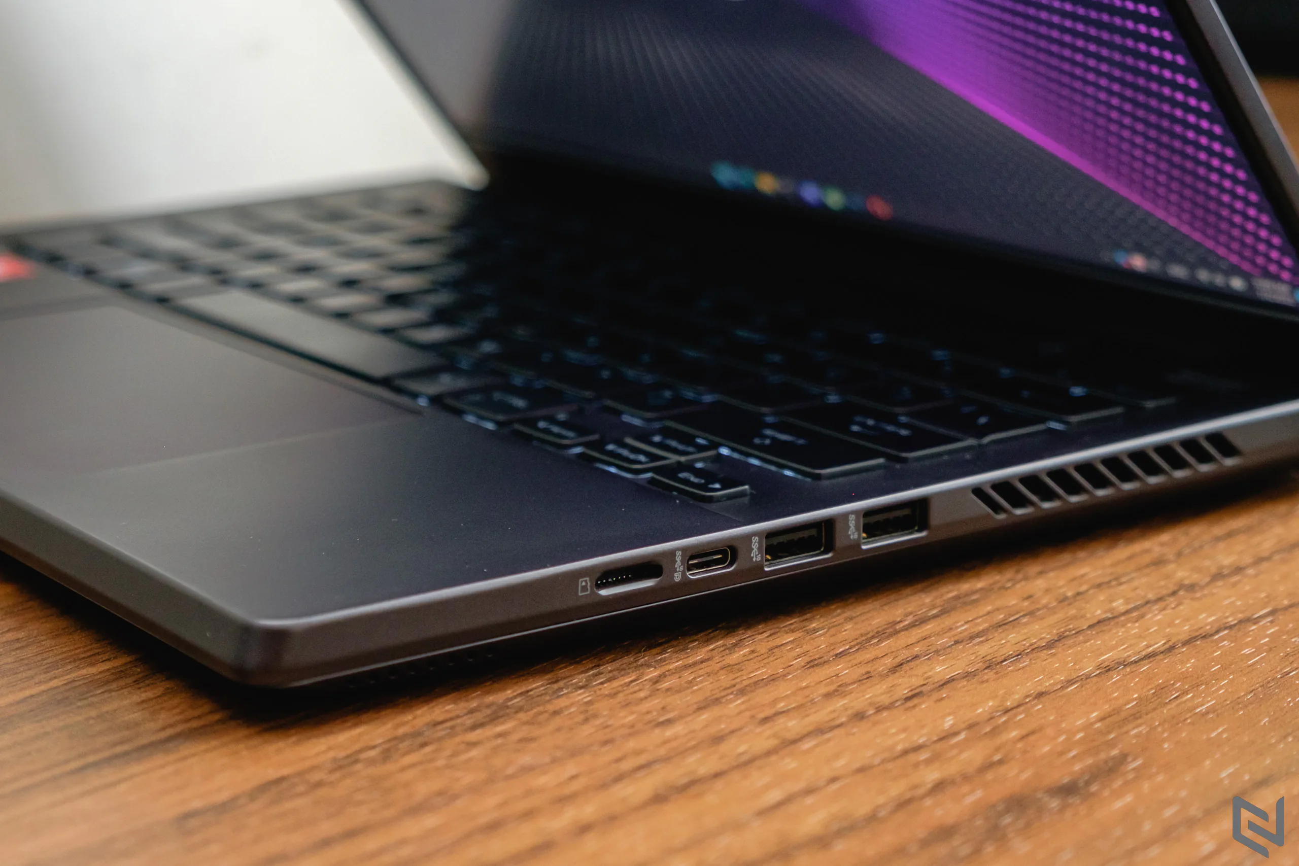 Đánh giá laptop chơi game ROG Zephyrus G14 2022: Nâng cấp nhẹ bên ngoài, nhưng mạnh tay ở bên trong