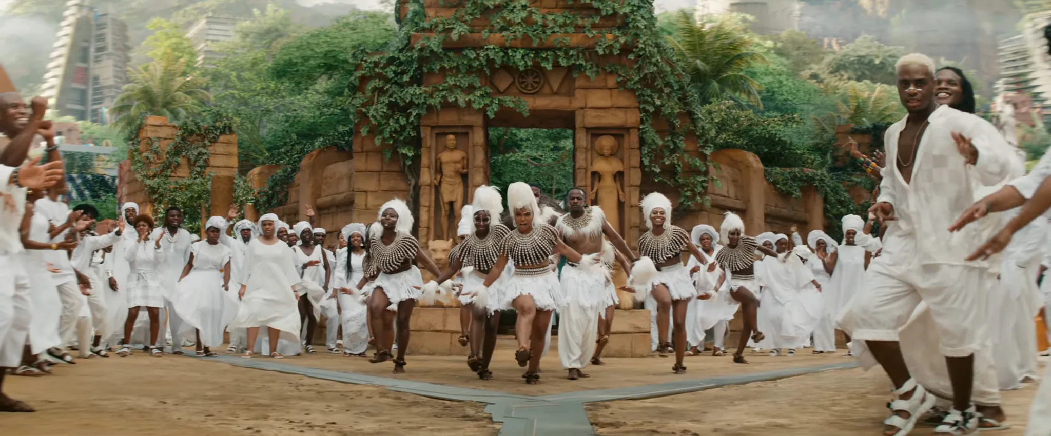 Marvel tung trailer chính thức cho Black Panther: Wakanda Forever, ai sẽ là người kế vị Báo Đen?
