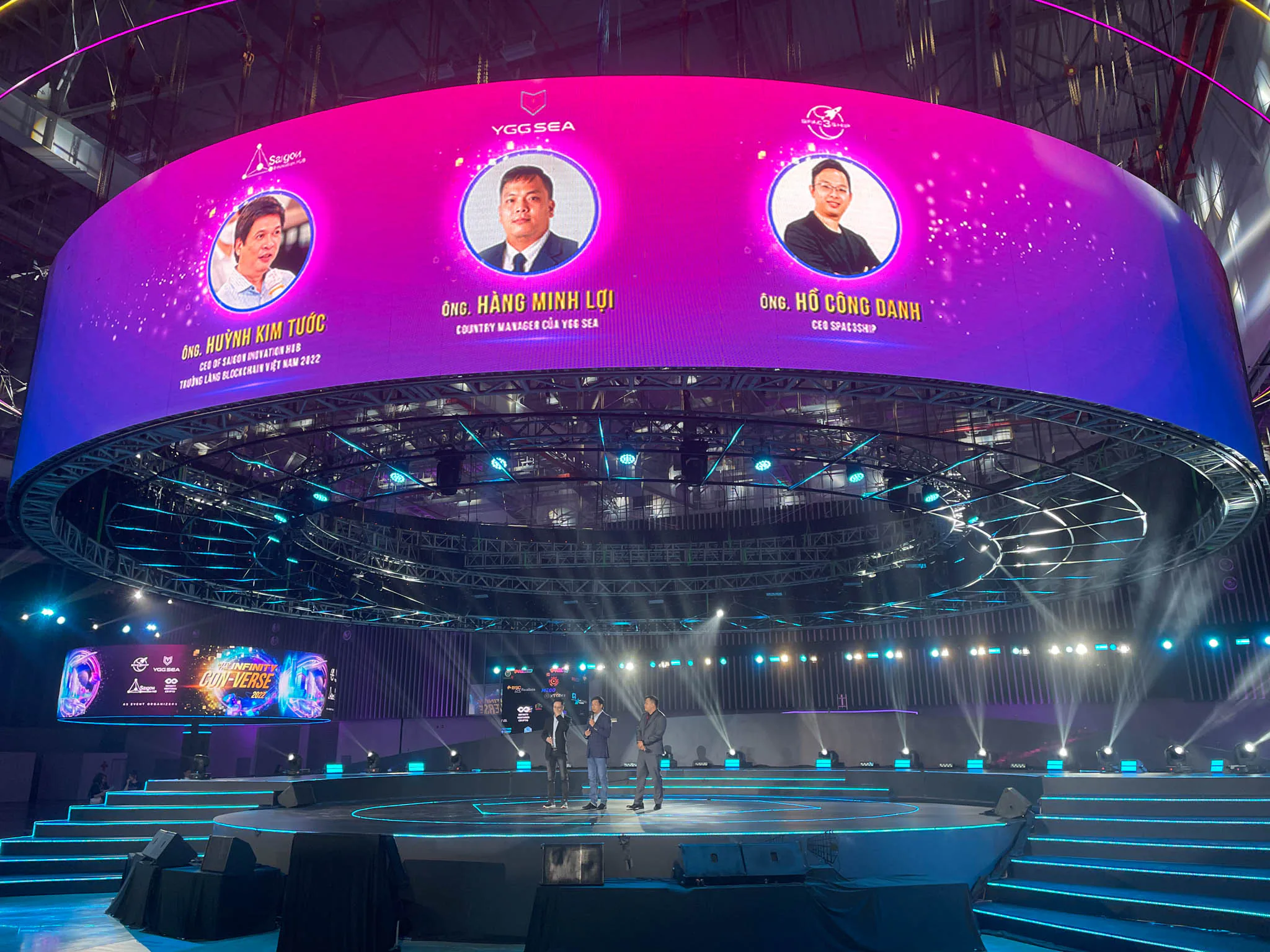 Triển lãm chủ đề Blockchain đầu tiên tại Việt Nam BLOCKCHAIN GLOBAL DAY 2022: INTO THE INFINITY CON-VERSE