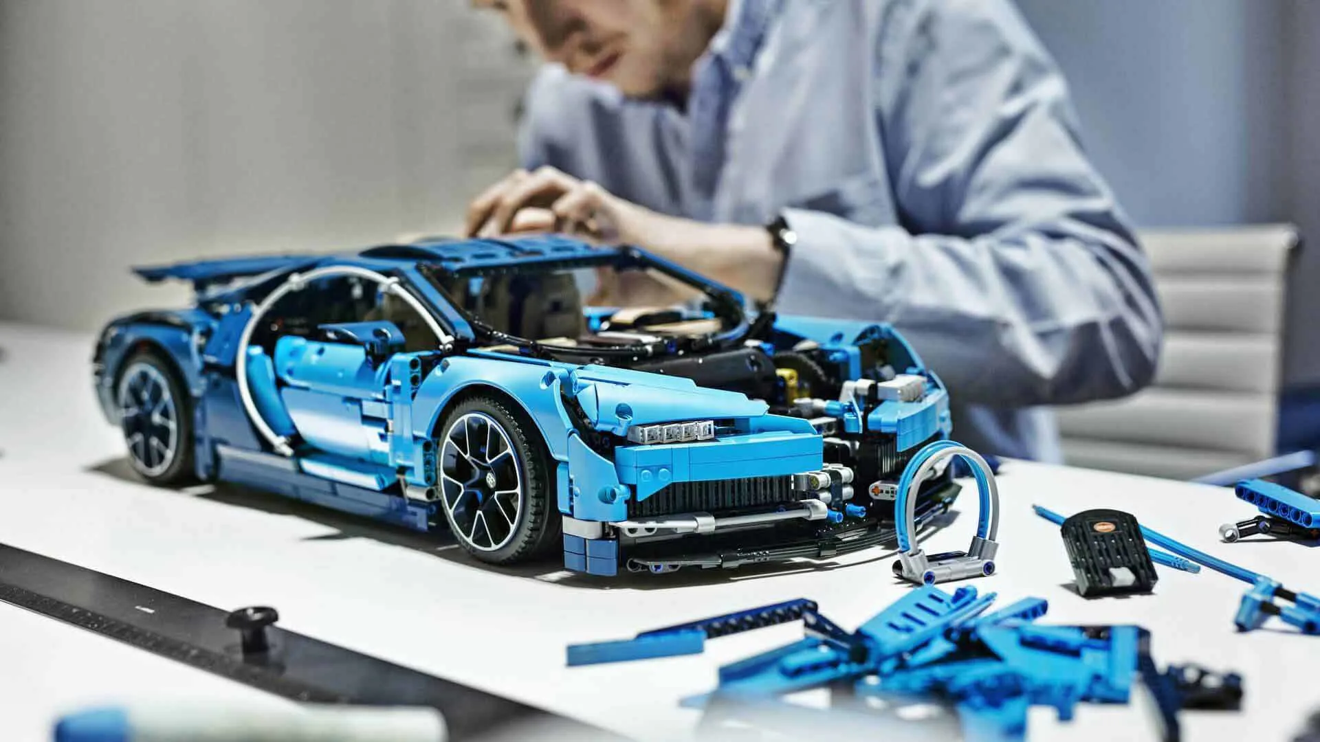 Những điều về chiếc siêu xe 'quái thú' Bugatti Chiron mà có lẽ bạn chưa biết
