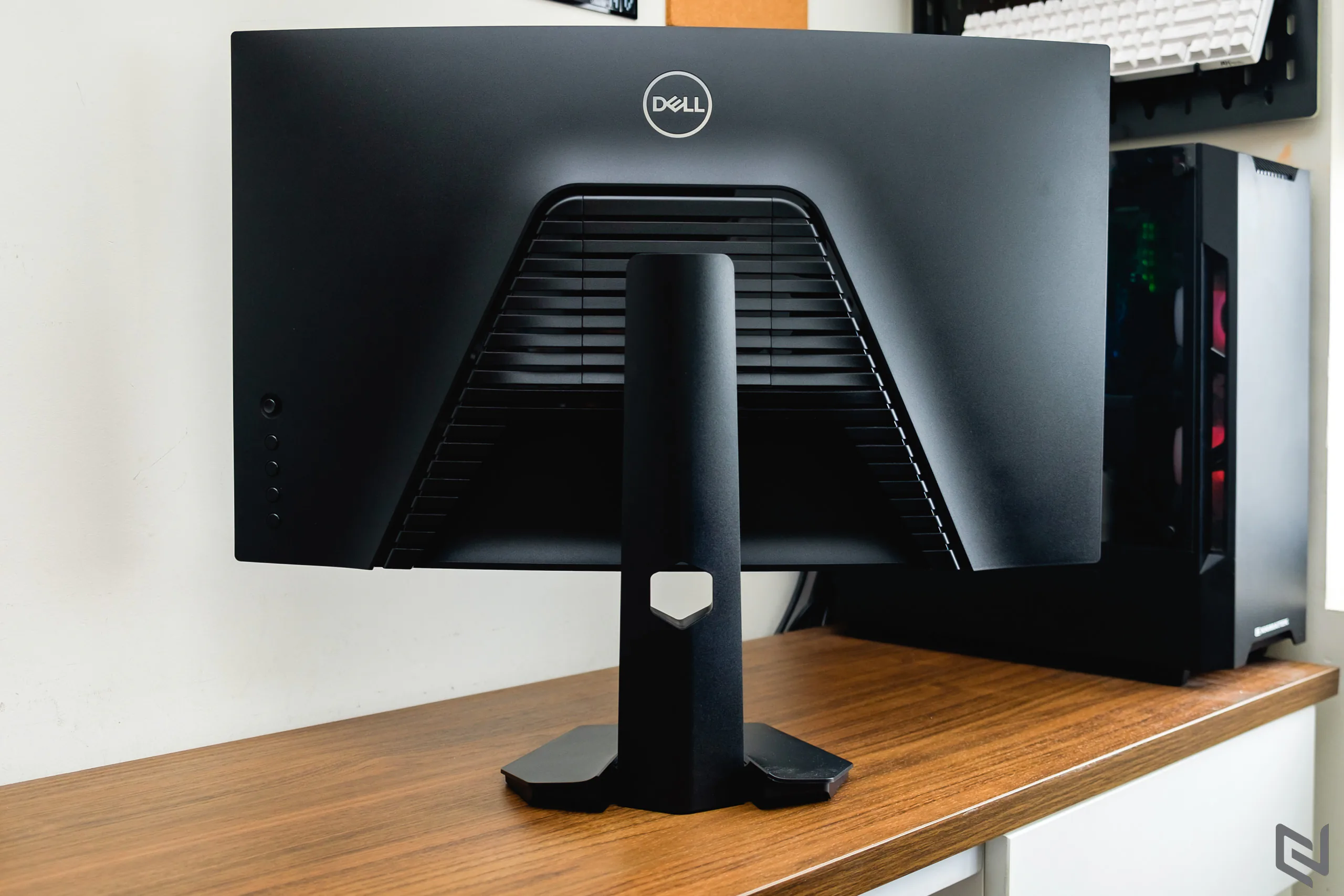Đánh giá màn hình cong chơi game Dell S2722DGM: Cấu hình trong mơ với kích cỡ 27-inch, độ phân giải 2K và tần số 165Hz