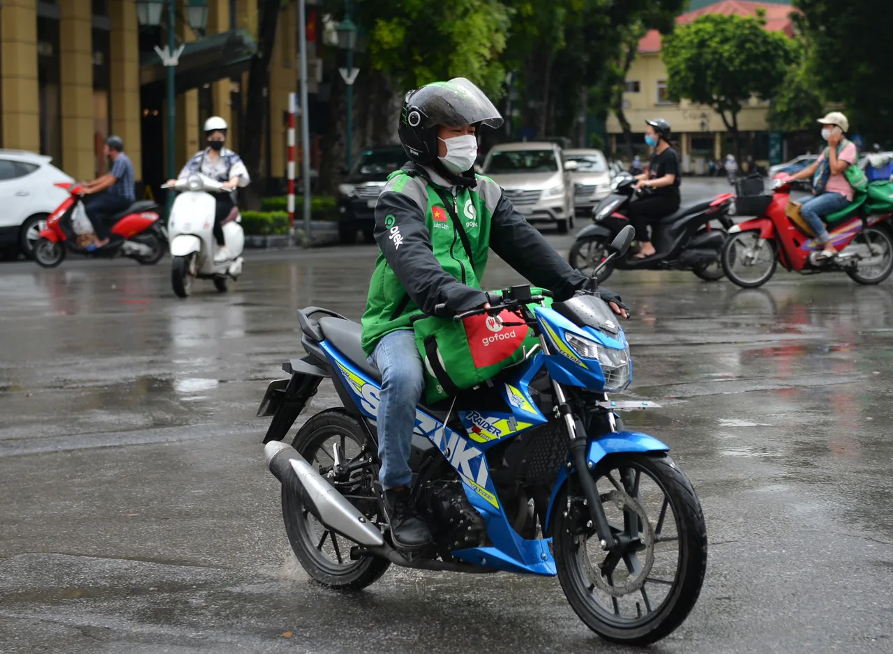 Gojek triển khai biển quảng cáo tĩnh ngoài trời phát ra tiếng nói đầu tiên tại Việt Nam, đưa tiếng rao truyền thống vào công nghệ hiện đại
