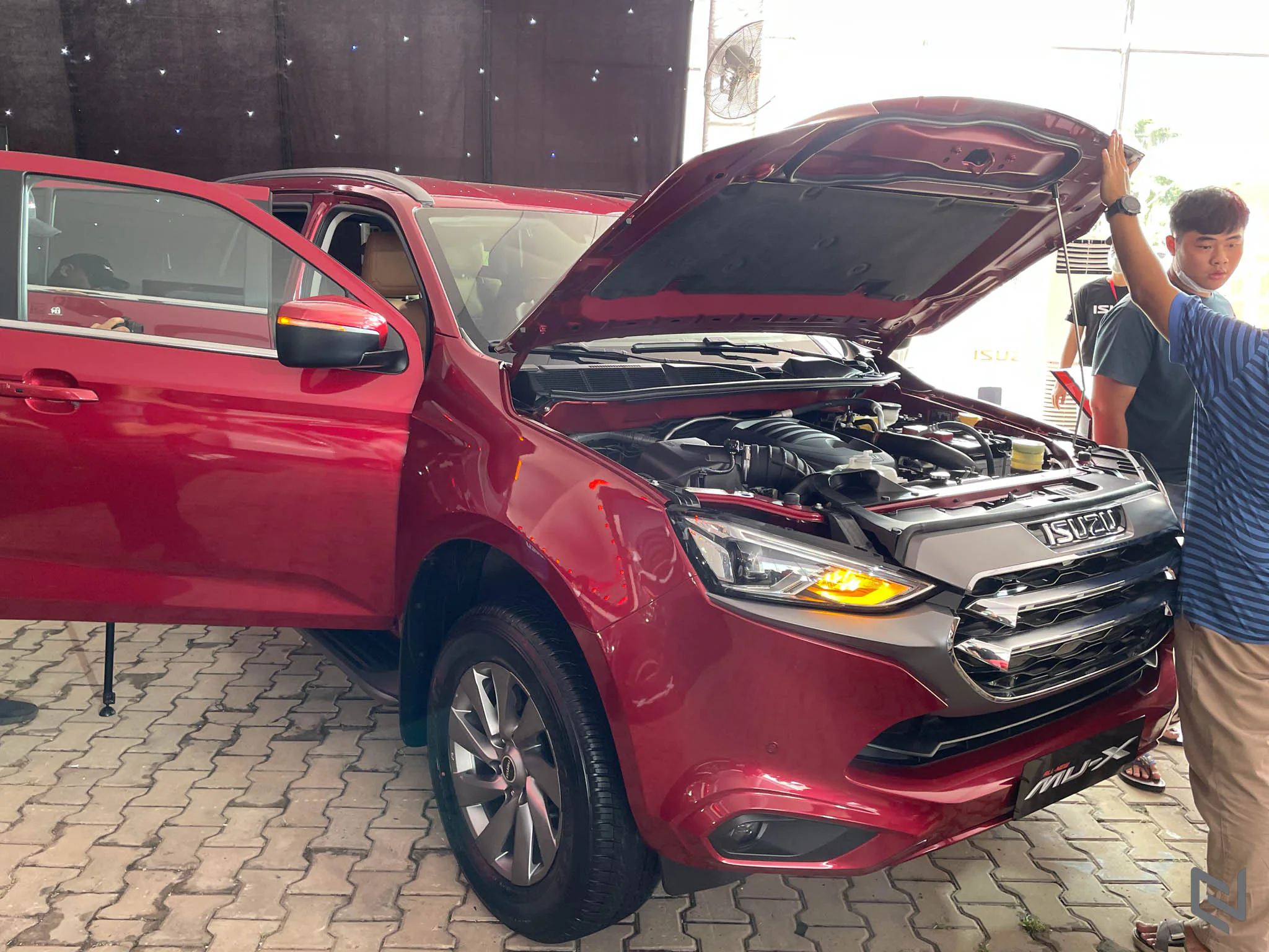 ISUZU Việt Nam tổ chức sự kiện ra mắt và lái thử xe All New mu-X tại thành phố Hồ Chí Minh