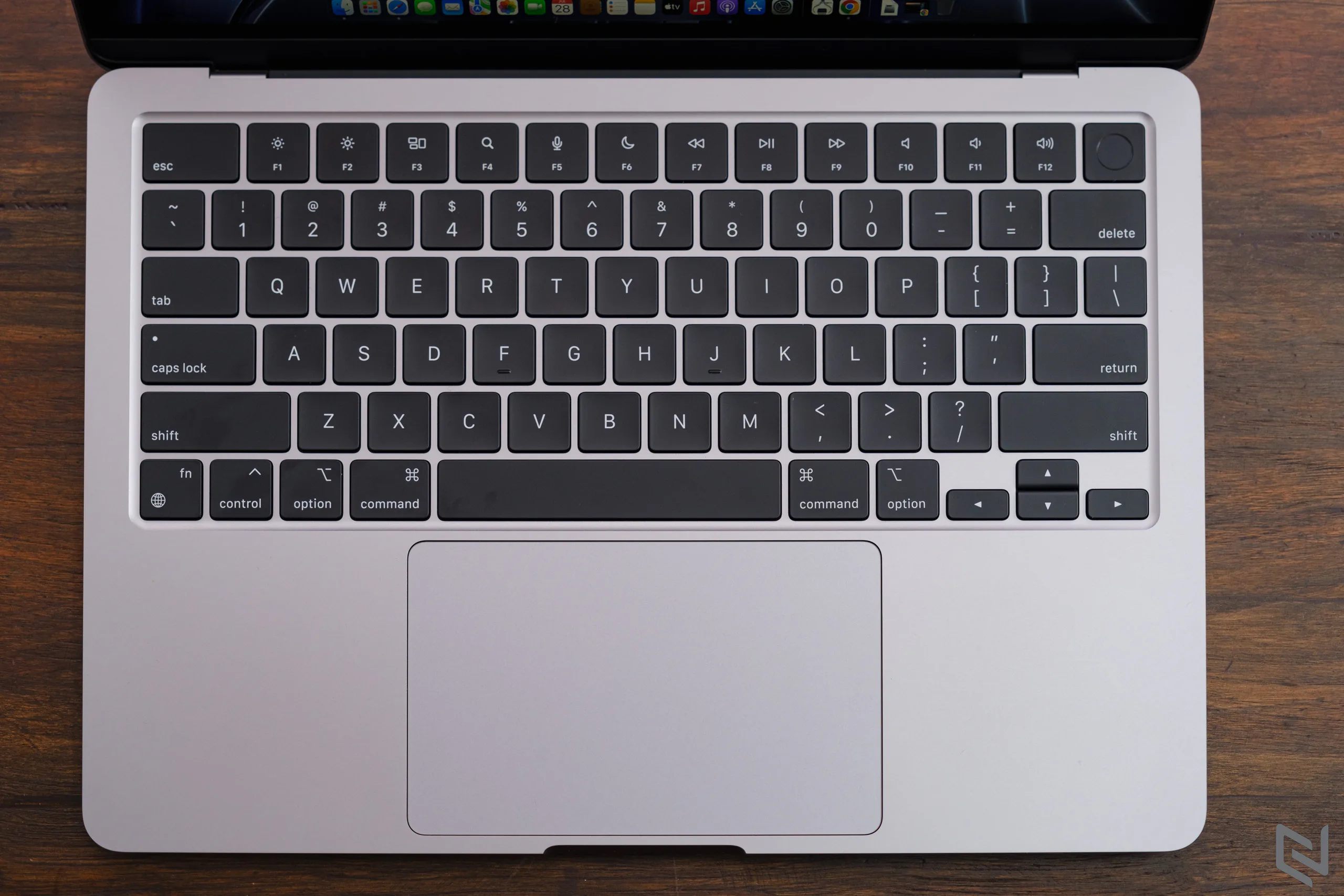 Đánh giá MacBook Air M2 bản tiêu chuẩn: 8GB RAM chỉ hợp cho nhu cầu cơ bản