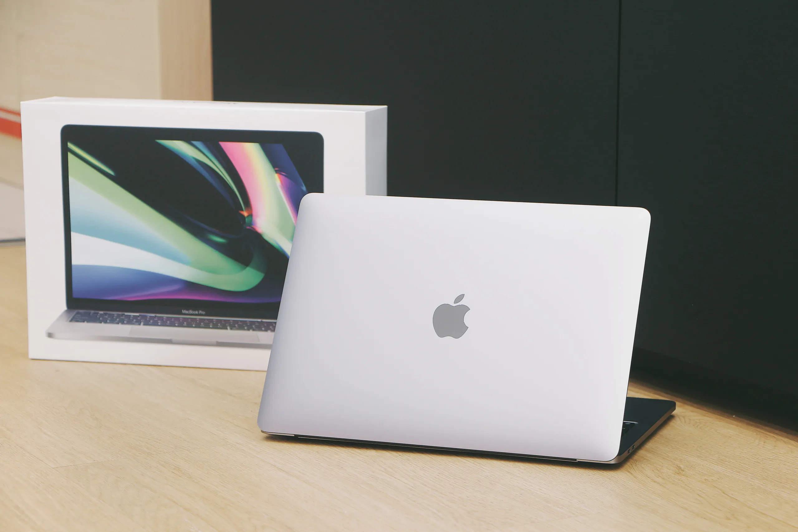 FPT Shop bất ngờ mở bán sớm MacBook Pro M2 2022