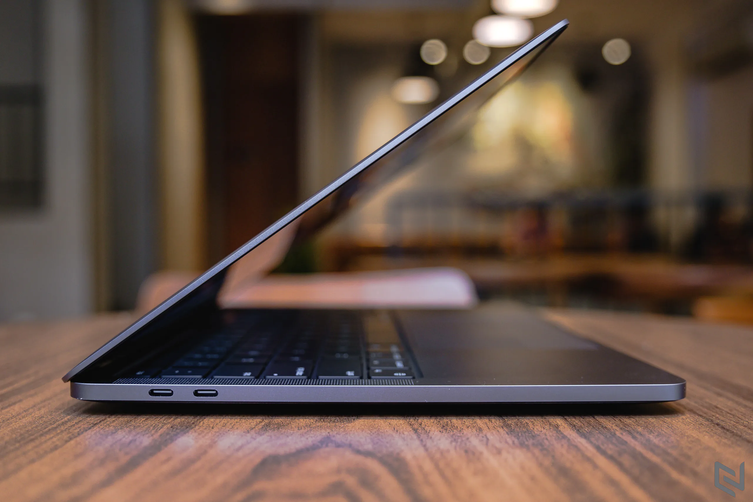 Đánh giá MacBook Pro M2 2022 bản 8GB/256GB: Chọn lựa ưu tiên hiệu năng
