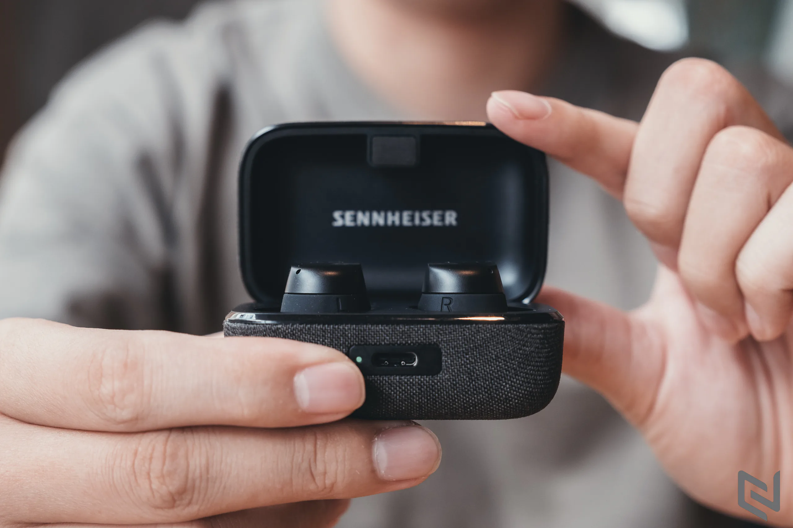 Đánh giá Sennheiser MOMENTUM True Wireless 3: Chất âm dẫn đầu, giá quá dễ chịu