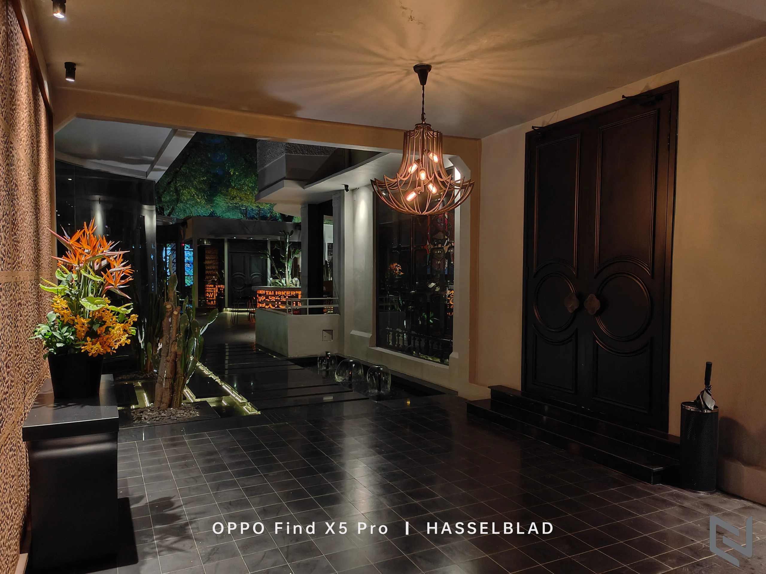Bộ ảnh chụp thiếu sáng bằng OPPO Find X5 Pro 5G tại CoCo Dining & Whisky Bar