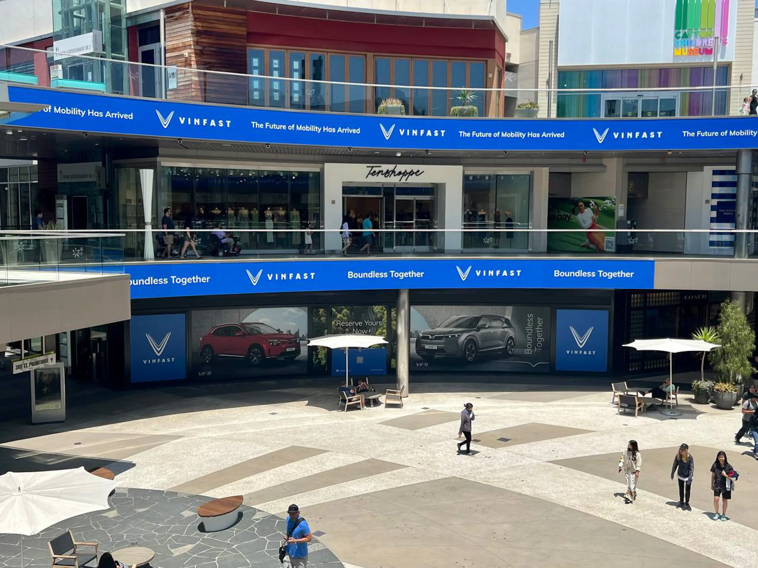 Hình ảnh ban đầu về VinFast Store đầu tiên tại Mỹ sắp khai trương