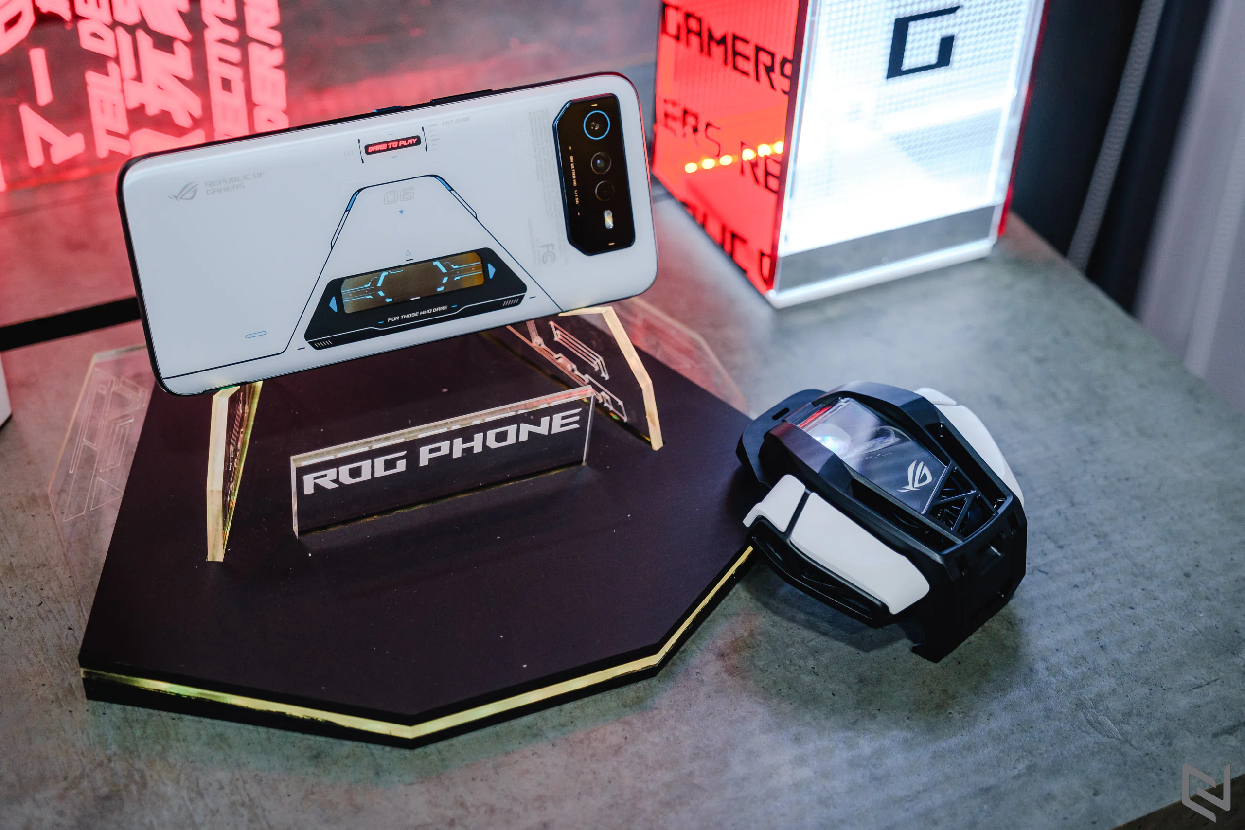 Trên tay nhanh bộ đôi ASUS ROG Phone 6 và 6 Pro tại Việt Nam