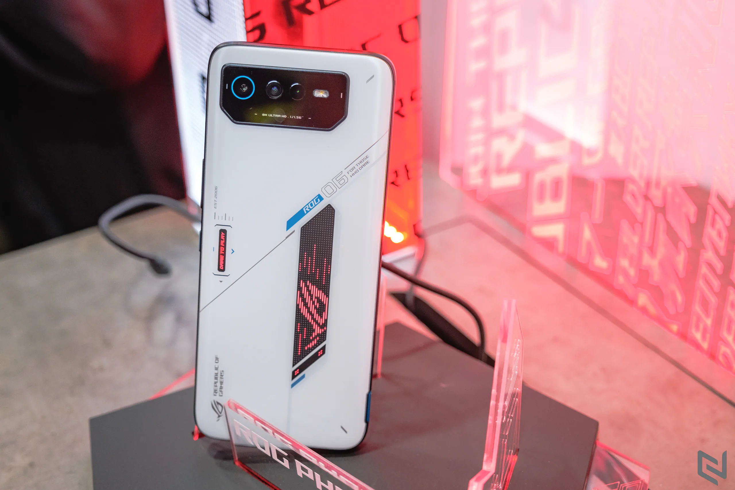 Trên tay nhanh bộ đôi ASUS ROG Phone 6 và 6 Pro tại Việt Nam