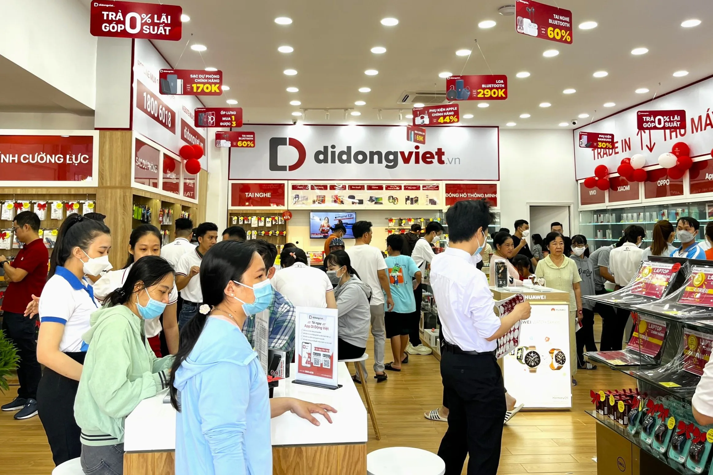 Thị trường laptop sôi động trở lại sau khi có kết quả thi THPT 2022