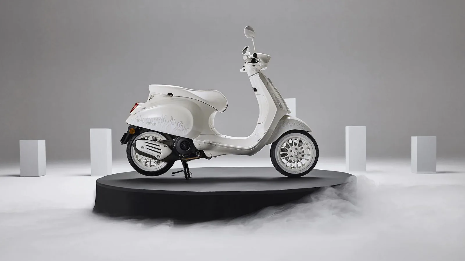Vespa hợp tác với Justin Bieber tung mẫu xe giới hạn và sẽ được bán chính hãng tại Việt Nam