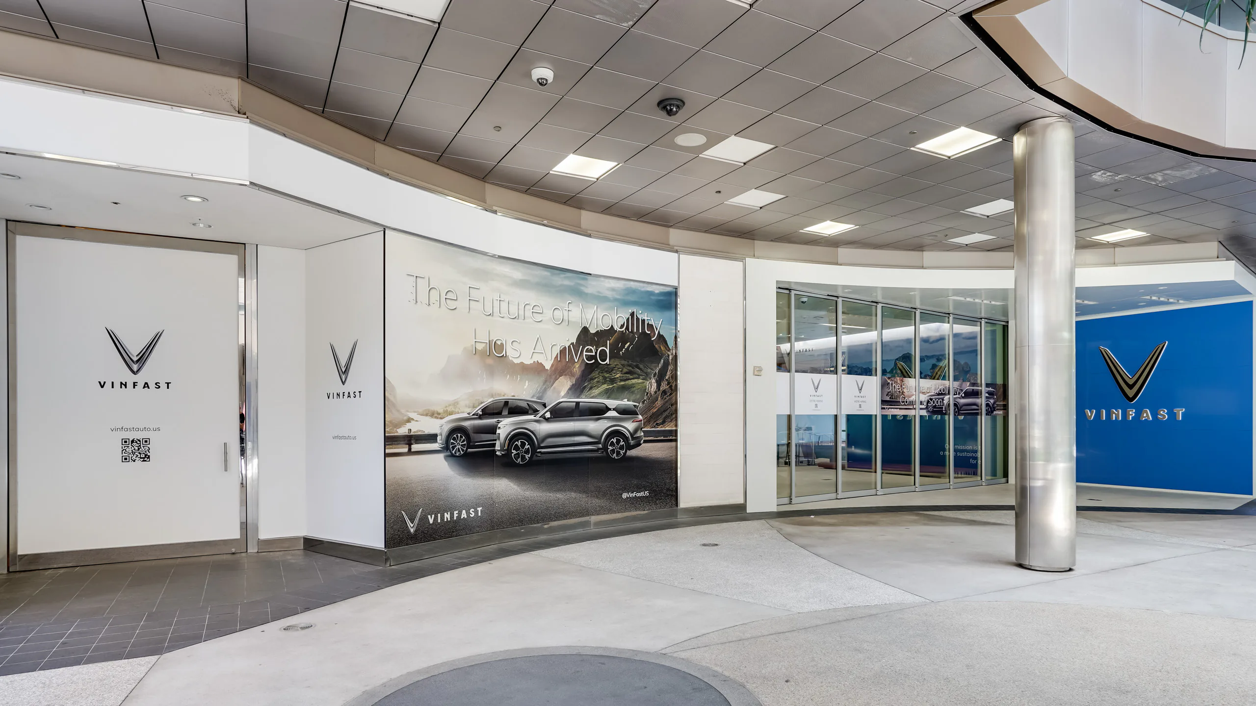 Hình ảnh ban đầu về VinFast Store đầu tiên tại Mỹ sắp khai trương