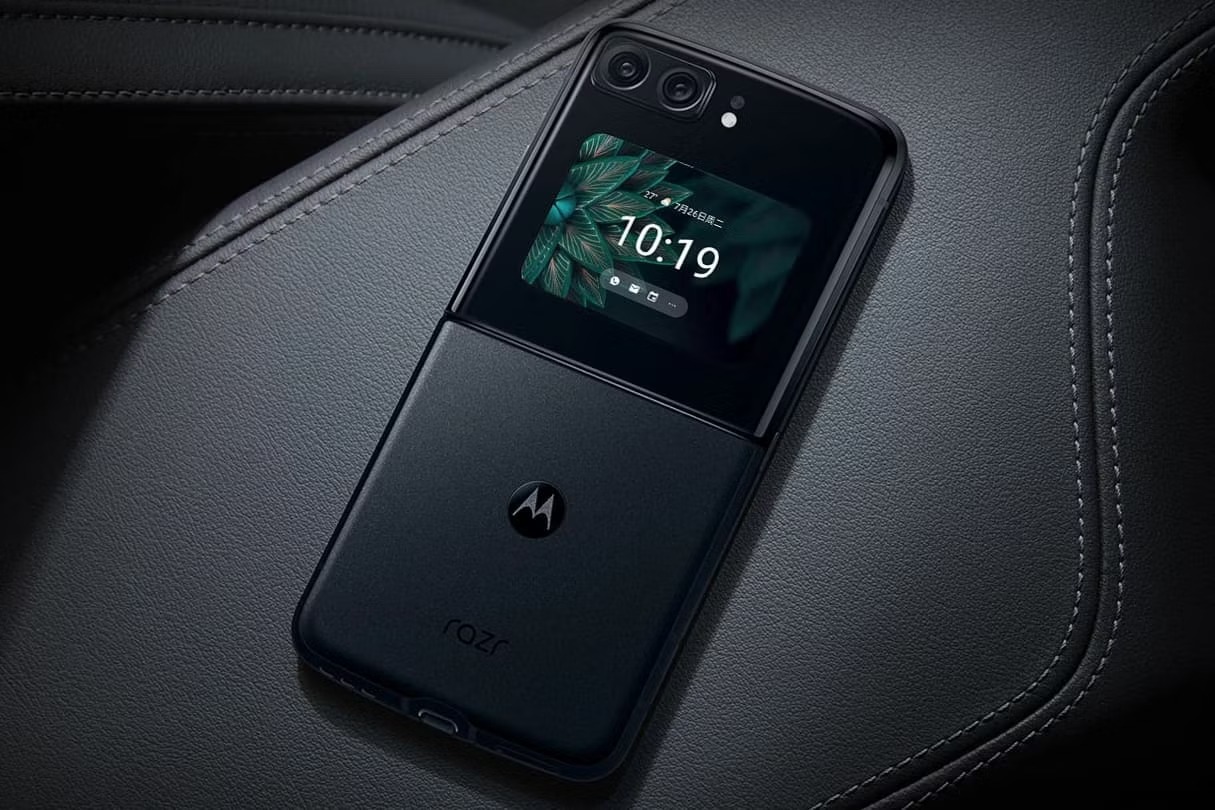 Motorola Razr 2022 ra mắt với cải tiến màn hình, trang bị chip khủng cao cấp