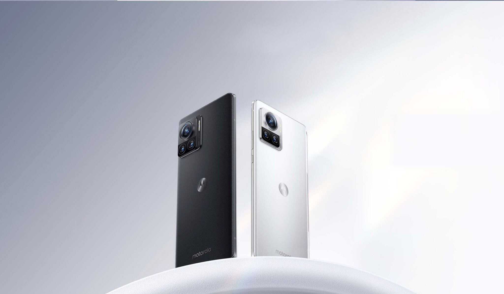 Motorola ra mắt X30 Pro với camera 200MP cùng với chiếc smartphone S30 Pro
