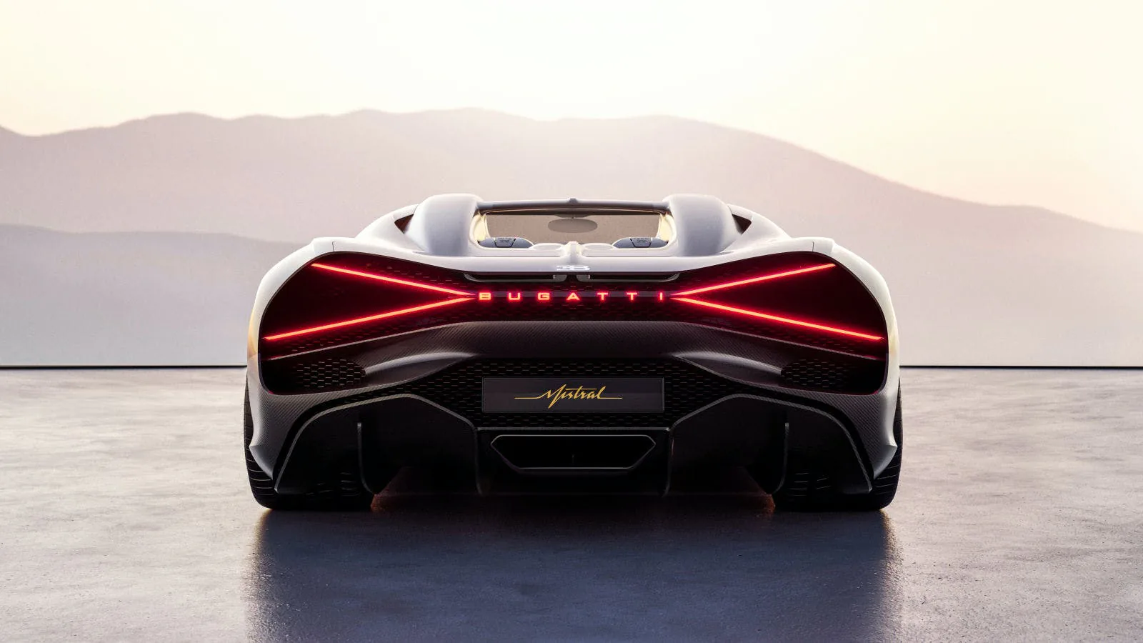 Siêu xe Bugatti Mistral ra mắt với kiểu dáng thiết kế mới, chỉ sản xuất 99 chiếc nhưng đã bán hết