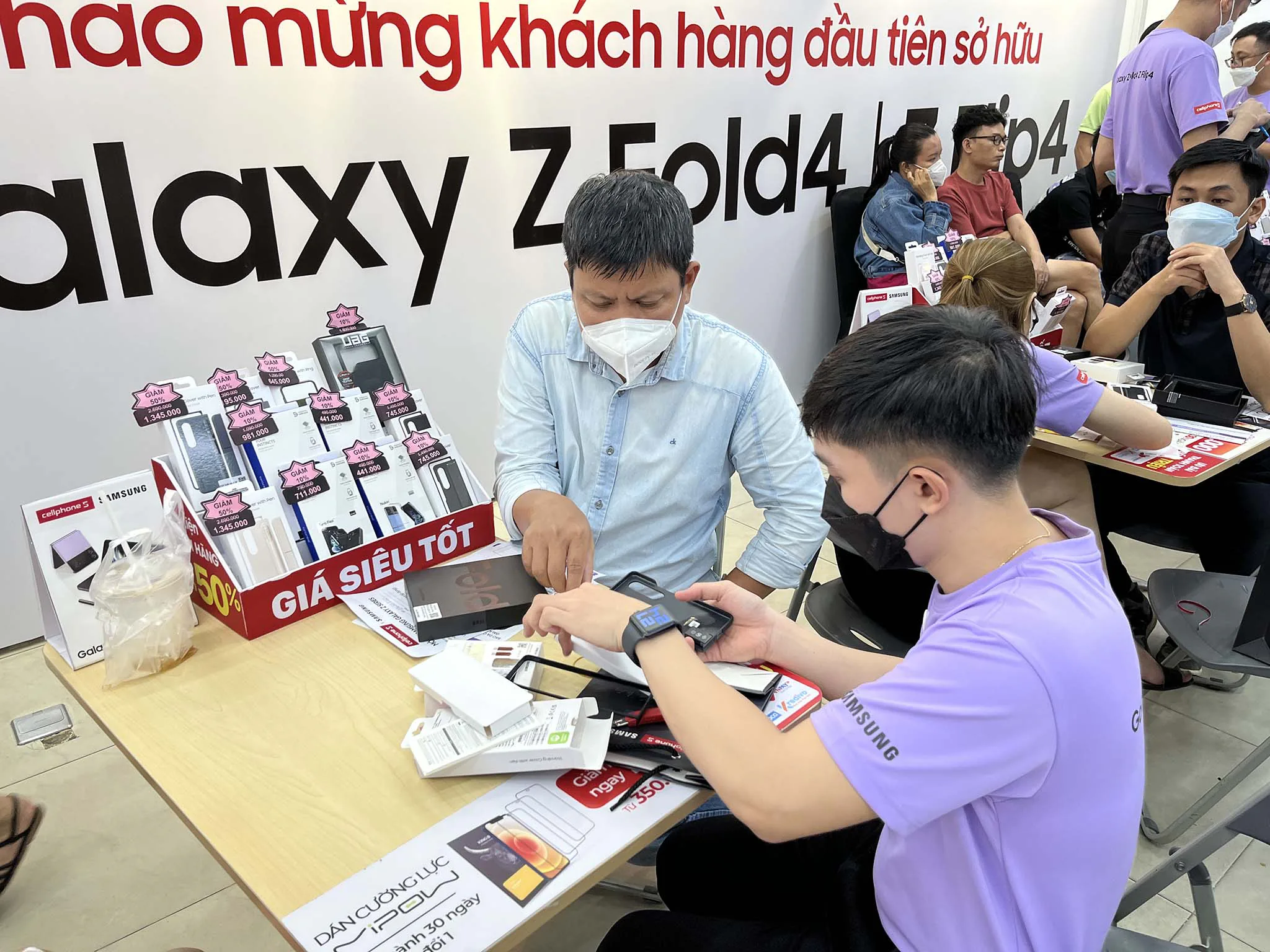 CellphoneS mở bán sớm 1600 suất đặt cọc Galaxy Z Fold4 và Flip4