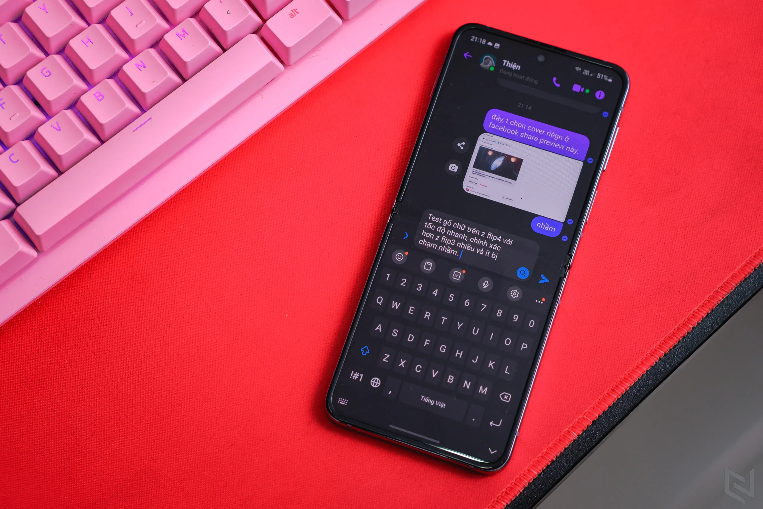 Galaxy Z Flip4 cho trải nghiệm gõ văn bản chính xác hơn Z Flip3
