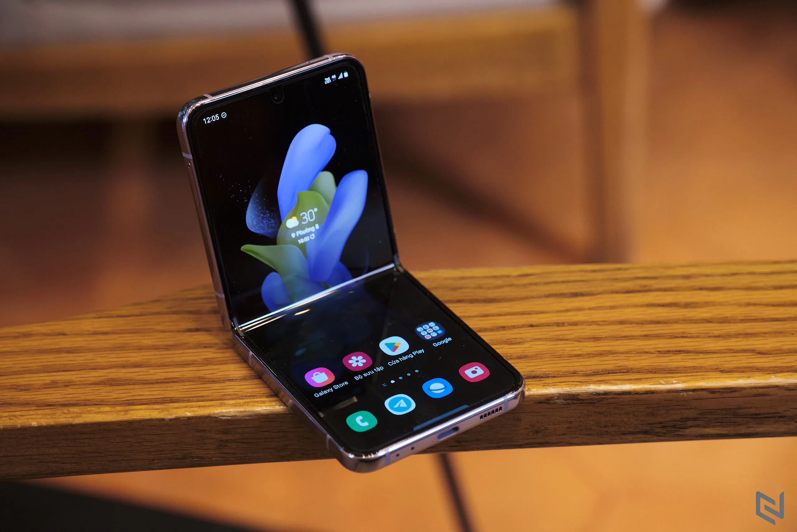 Đánh giá Galaxy Z Flip4: Lựa chọn khó cưỡng dành cho tín đồ thời trang