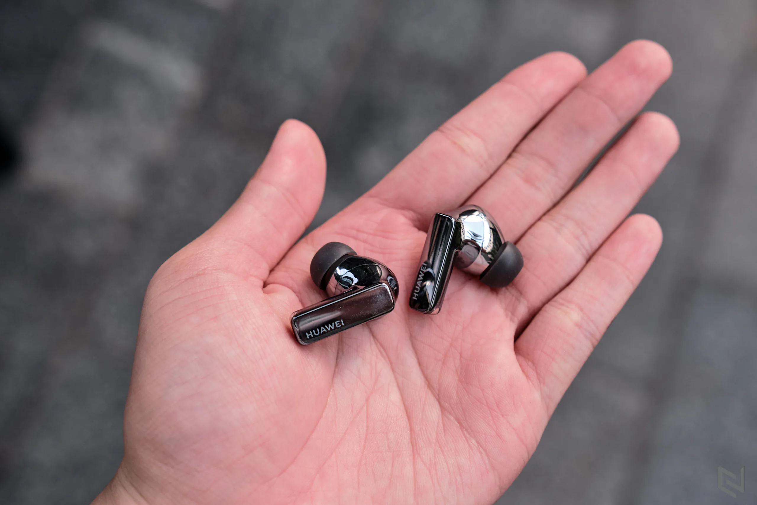 Trên tay HUAWEI FreeBuds Pro 2 - Hoàn thiện chất âm ấn tượng hơn, chống ồn rất tốt, thiết kế tinh tế
