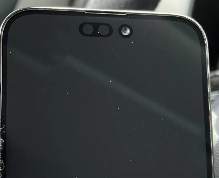 Xuất hiện loạt ảnh cho thấy iPhone 14 Pro với tai thỏ mới cùng giao diện thanh trạng thái