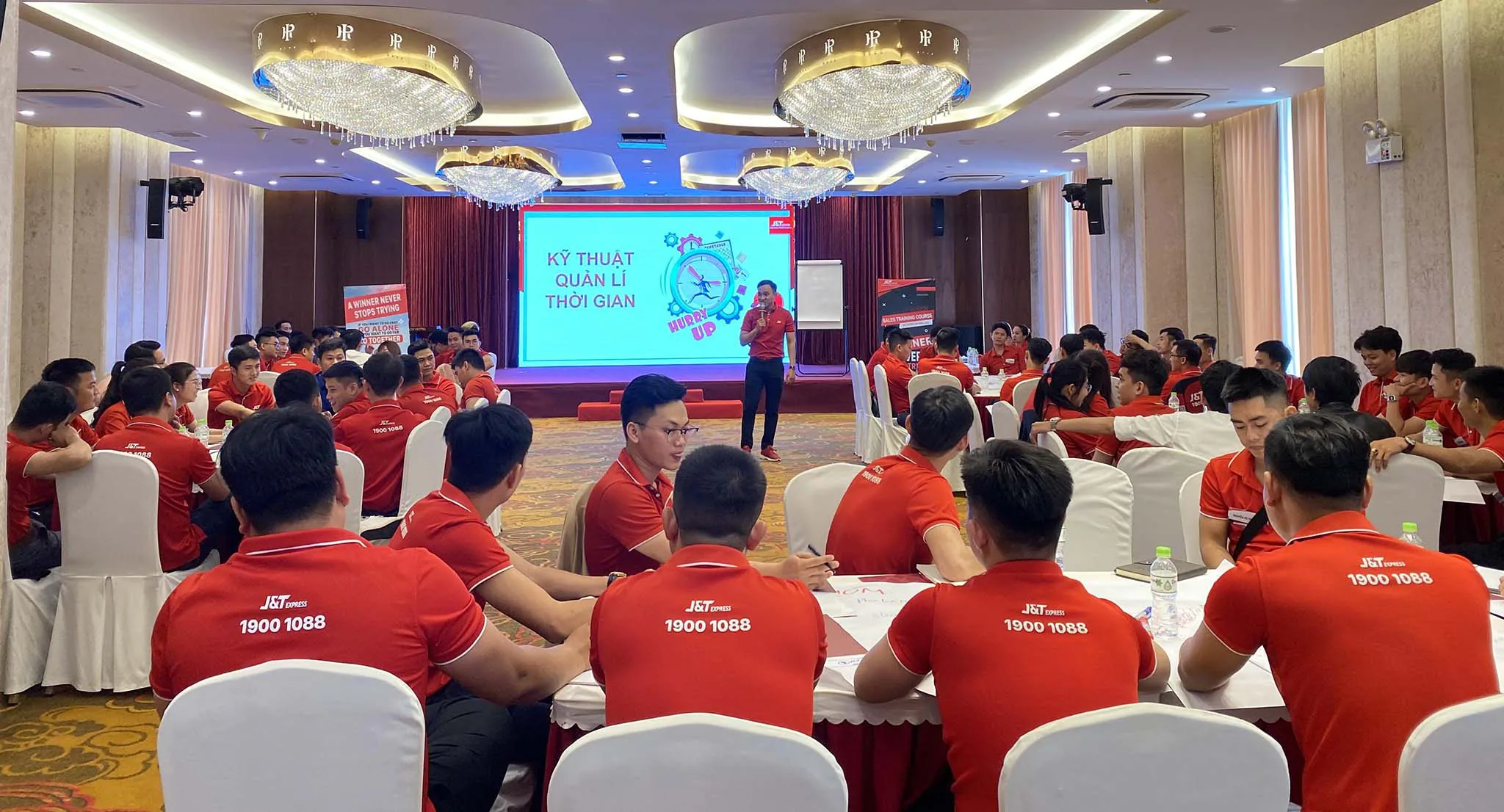 Logistics 5.0: Con người trở thành yếu tố cạnh tranh trọng yếu của doanh nghiệp chuyển phát nhanh