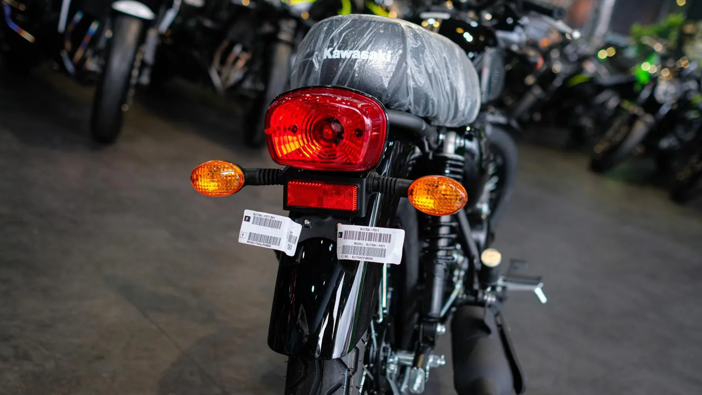 Kawasaki W175 2023 có giá bán hơn 70 triệu đồng tại Việt Nam