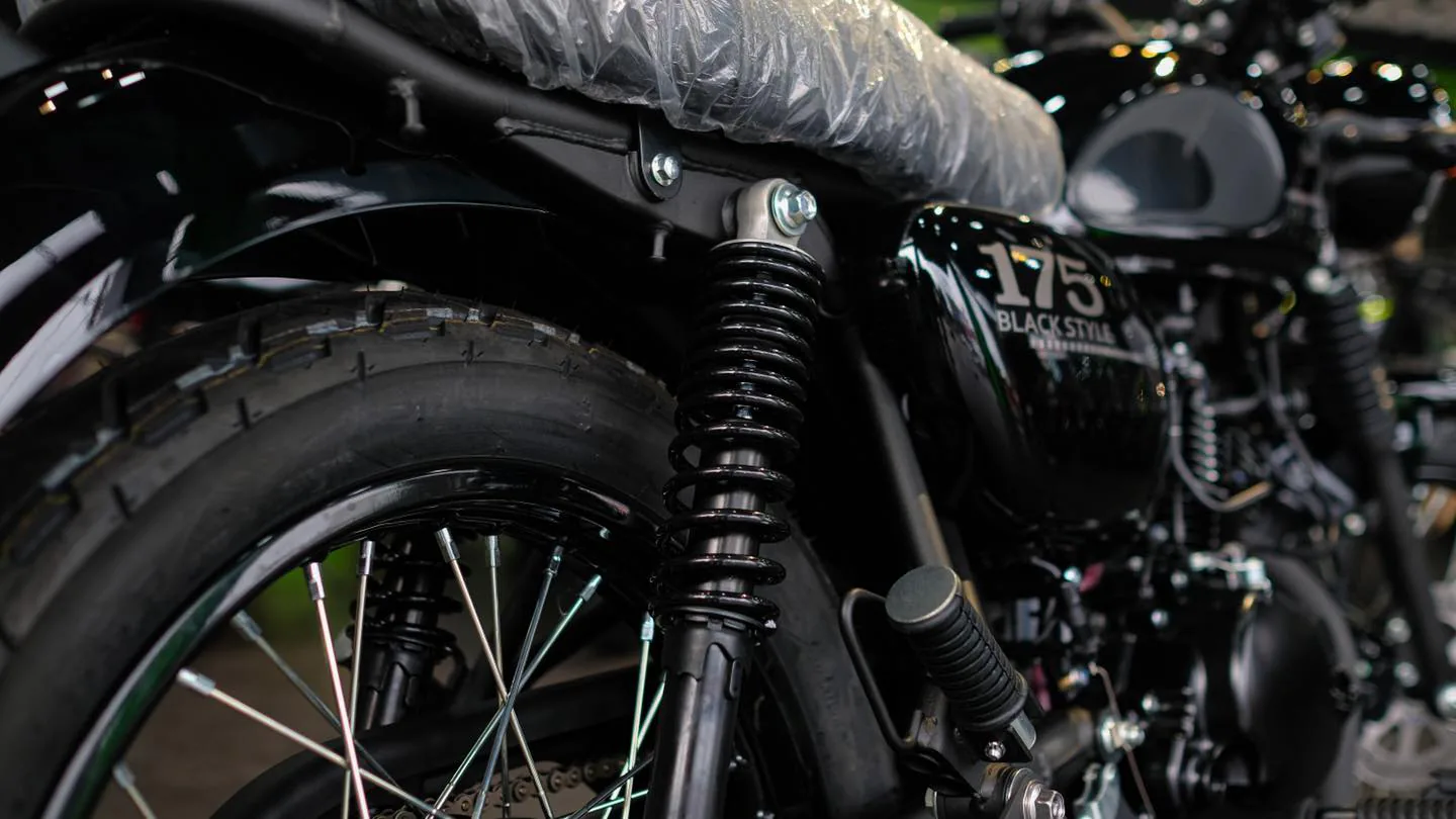 Kawasaki W175 2023 có giá bán hơn 70 triệu đồng tại Việt Nam