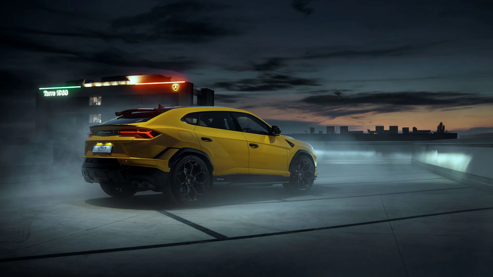 Lamborghini ra mắt siêu SUV Urus Performante trọng lượng nhẹ hơn nhưng công suất mạnh mẽ
