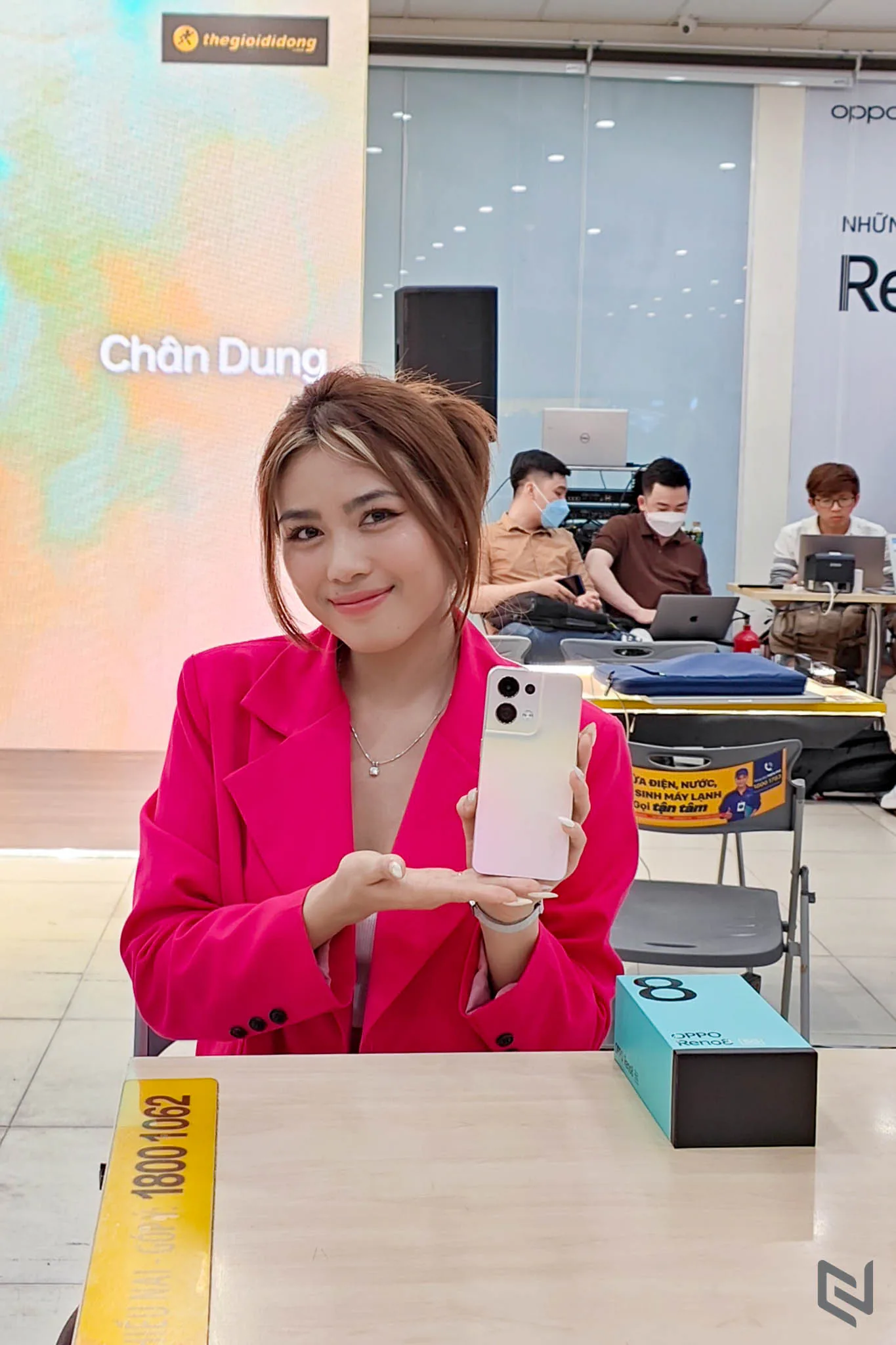 OPPO chính thức mở bán Reno8 series - Giữ vững vị thế dẫn đầu phân khúc cận cao cấp