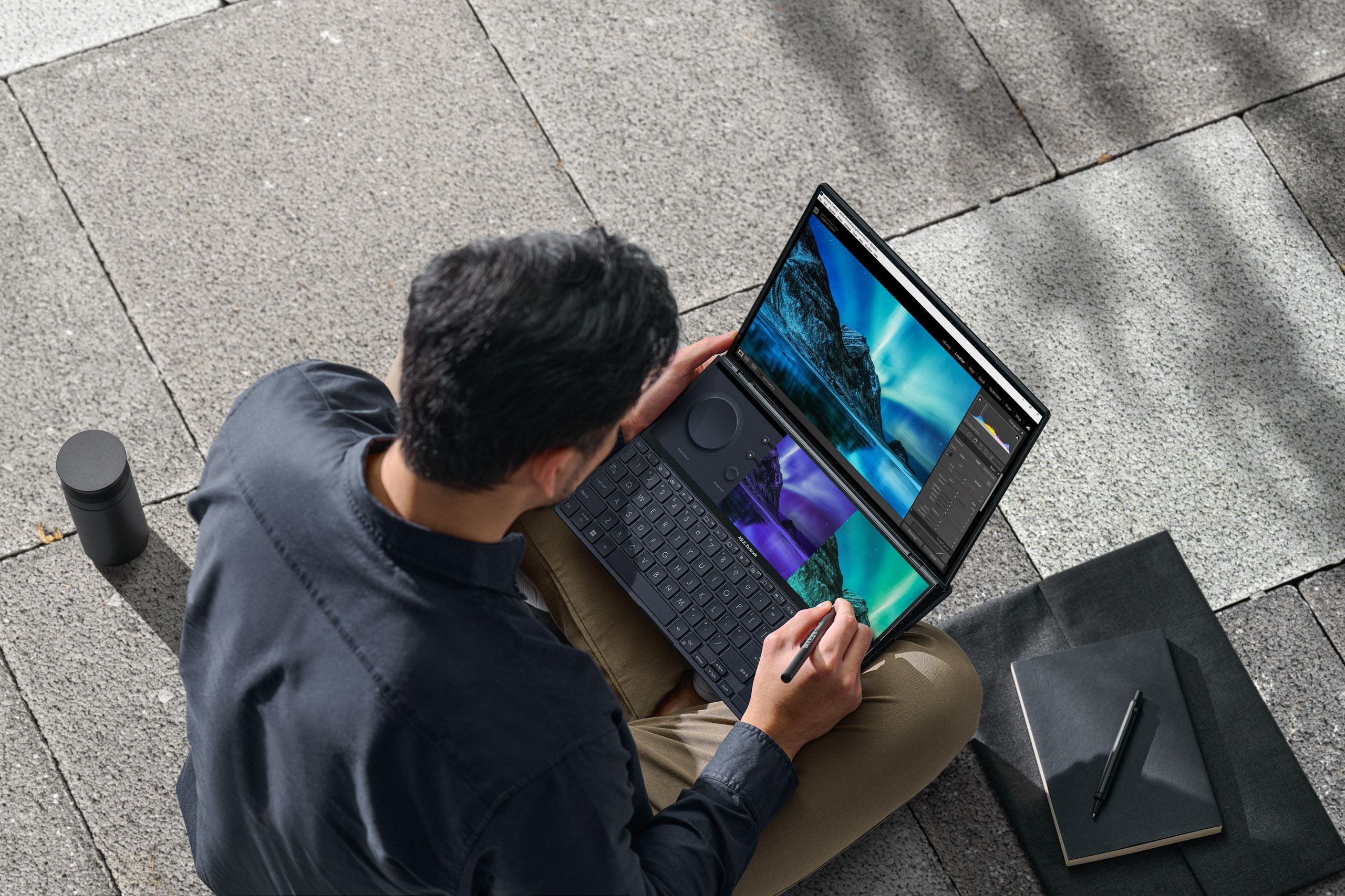ASUS ra mắt Zenbook Pro 14 Duo OLED (UX8402) - Laptop hai màn hình thế hệ tiếp theo