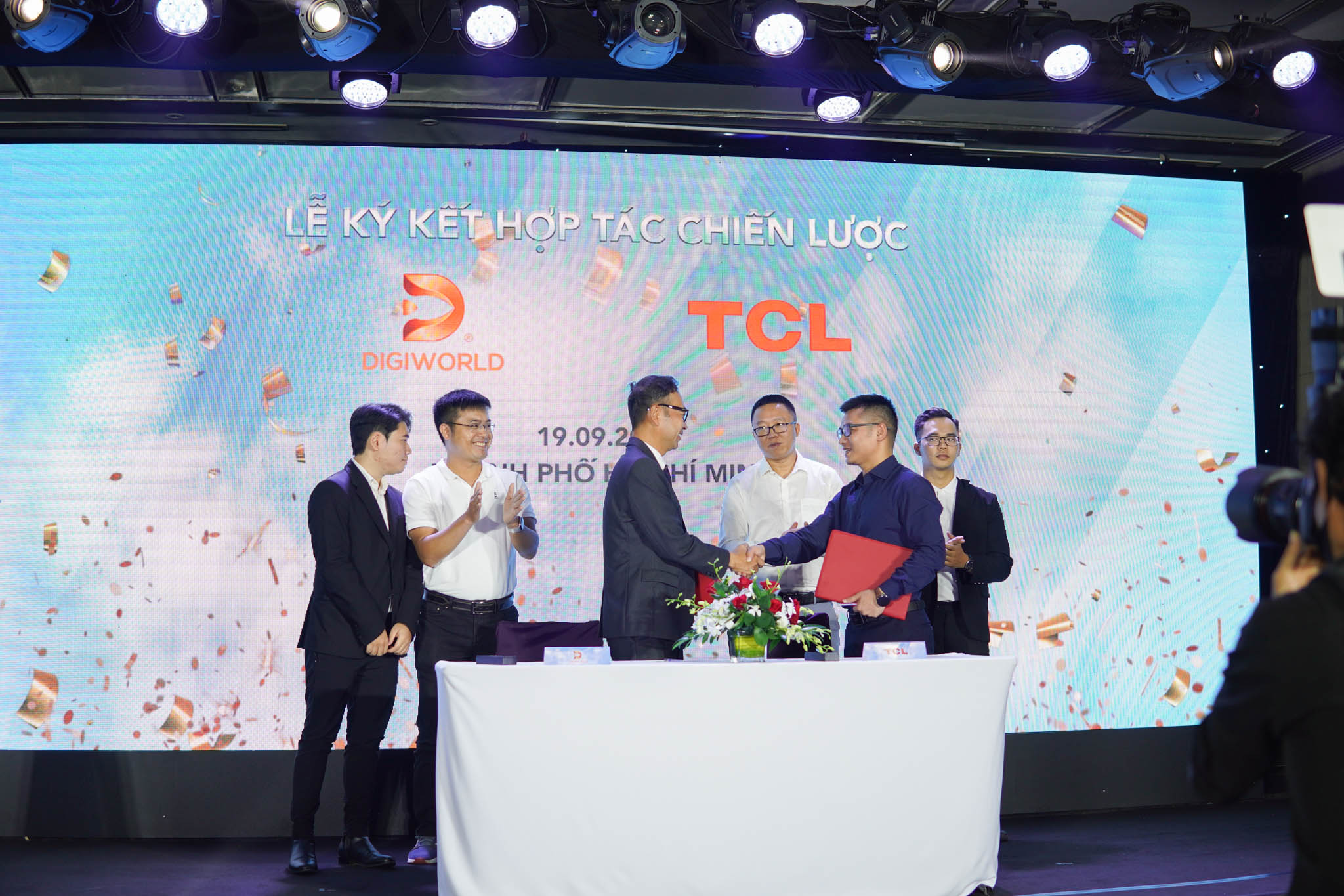 TCL ra mắt loạt smartphone mới, phân phối chính hãng bởi Digiworld