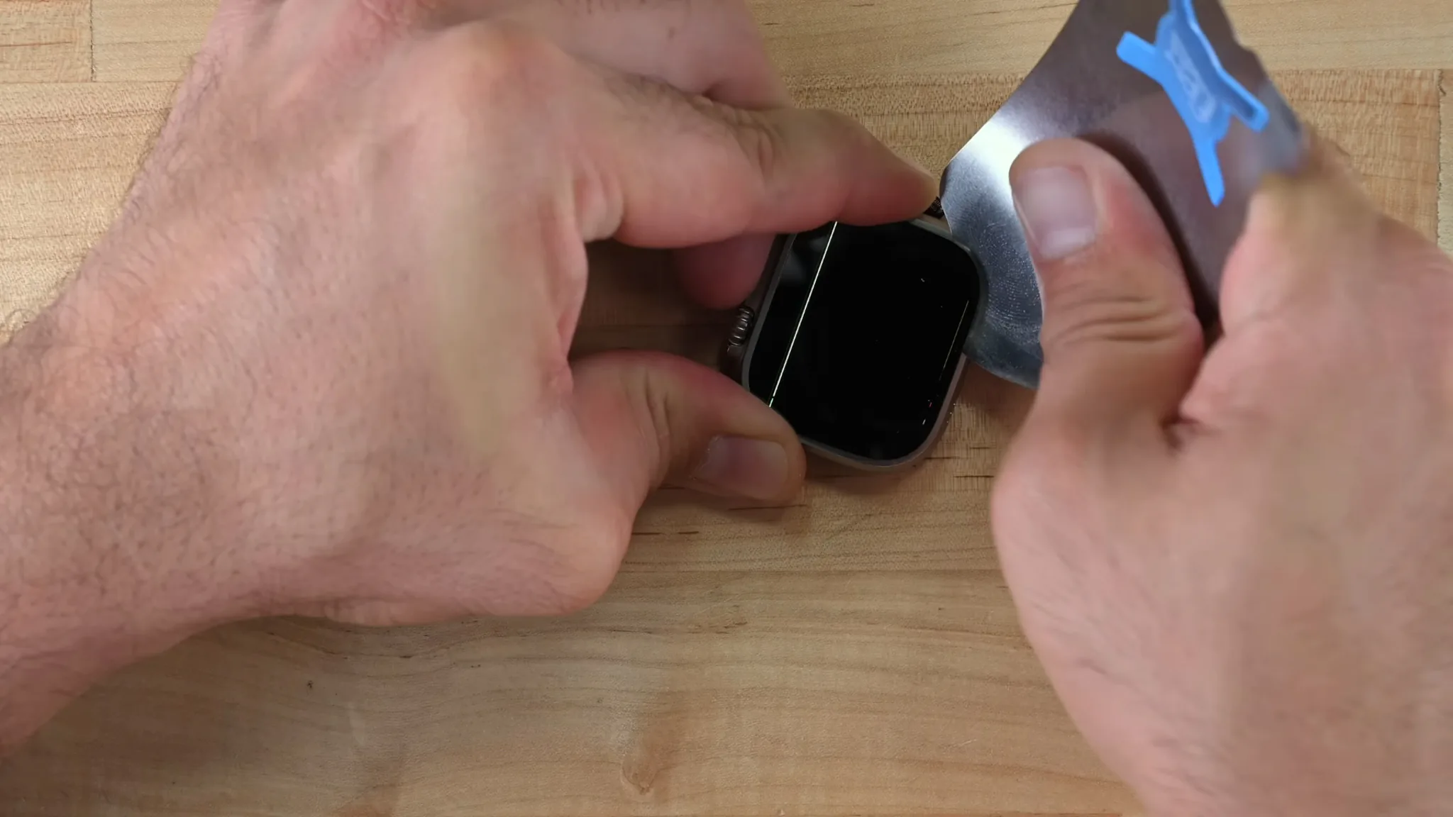 Tháo tung Apple Watch Ultra cùng iFixit: Đẹp và cứng cáp, nhưng khó sửa chữa