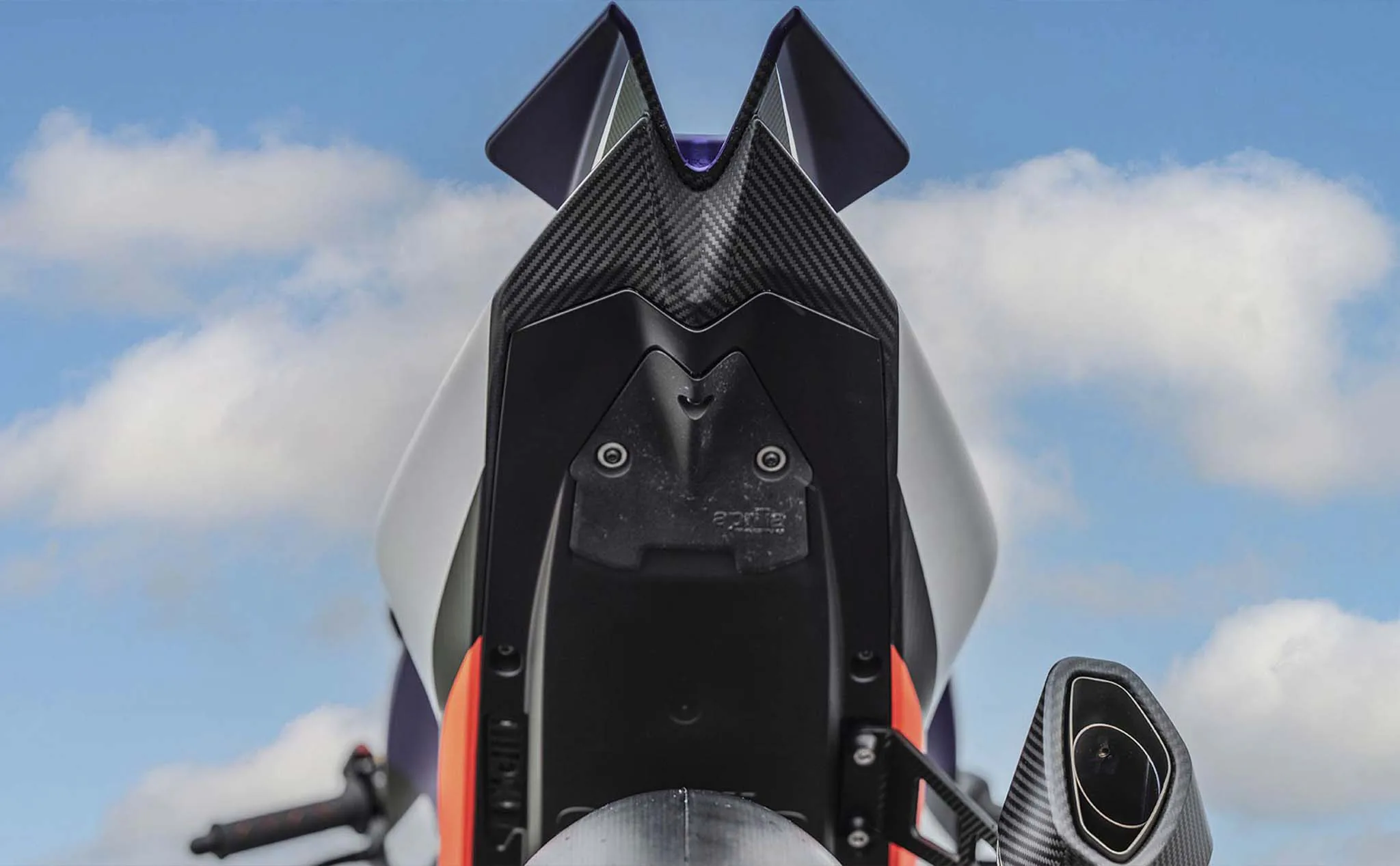 Siêu mô tô Aprilia RSV4 XTrenta ra mắt với động cơ 230 mã lực, chỉ sản xuất 100 chiếc mà thôi