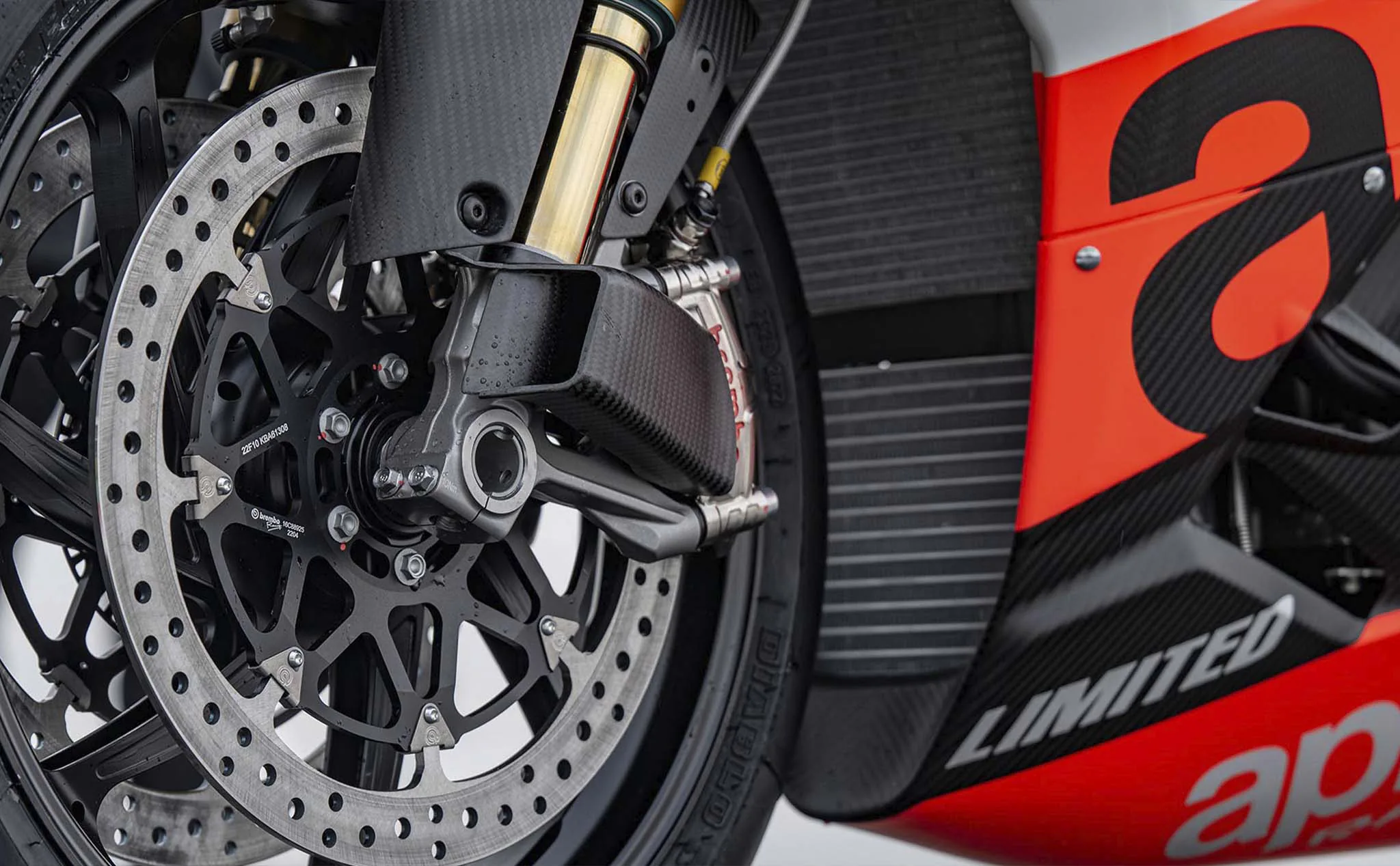 Siêu mô tô Aprilia RSV4 XTrenta ra mắt với động cơ 230 mã lực, chỉ sản xuất 100 chiếc mà thôi