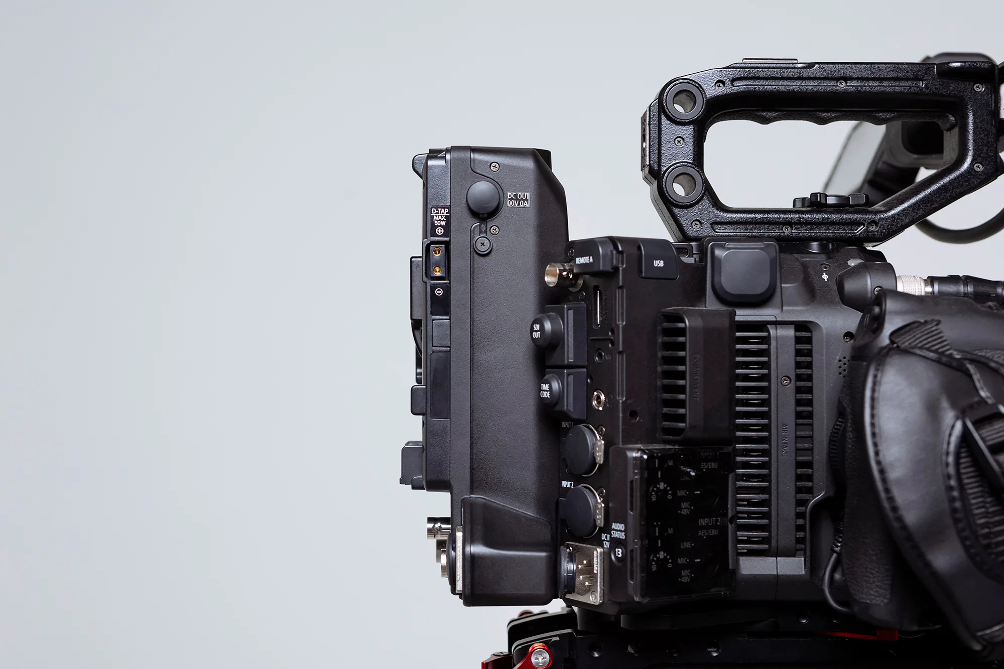 Canon ra mắt thiết bị mở rộng chức năng cho các máy quay chuyên nghiệp hỗ trợ cho phát sóng trực tiếp