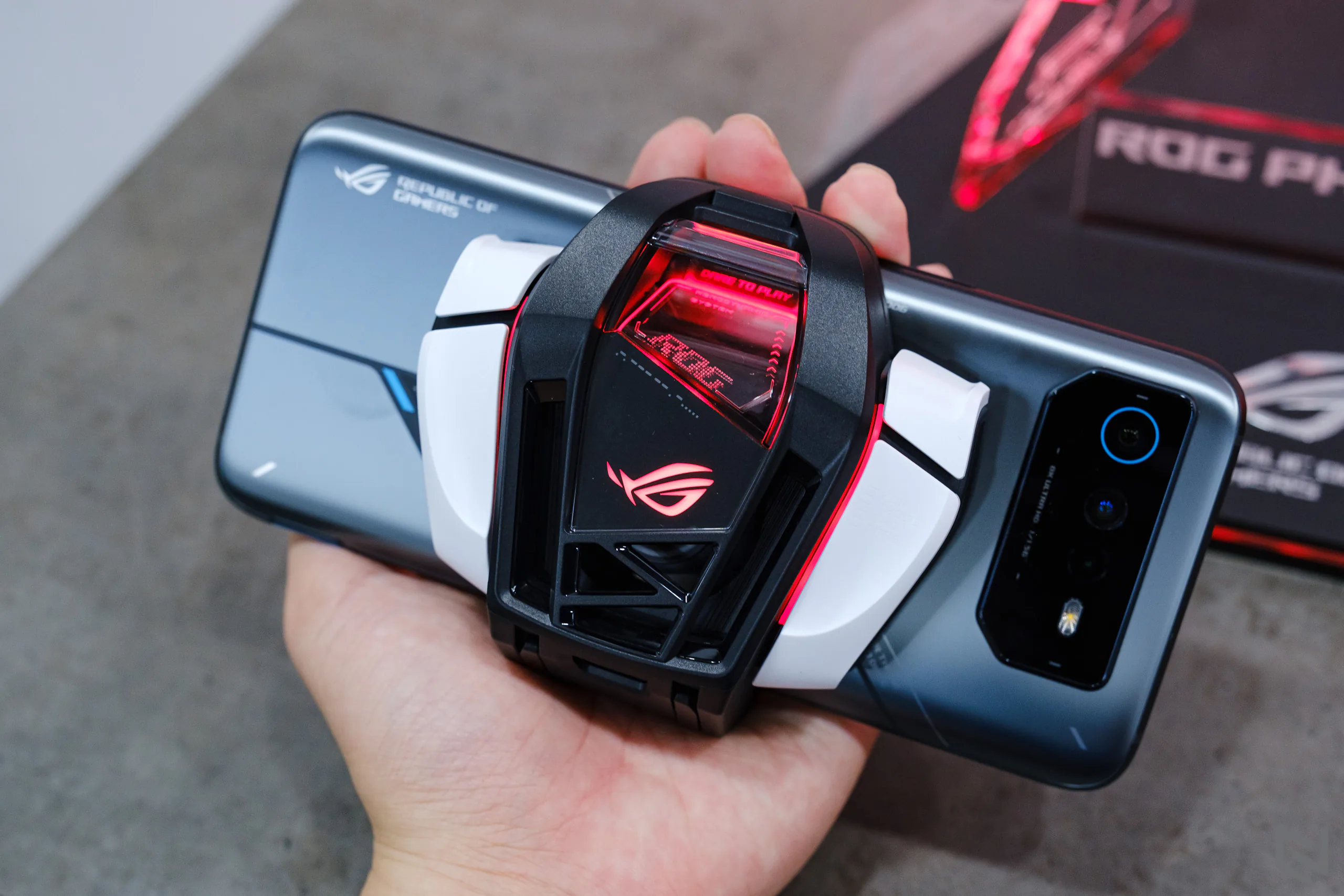 Trên tay bộ đôi gaming phone ROG Phone 6D và 6D Ultimate, sức mạnh vượt trội từ Dimensity 9000+
