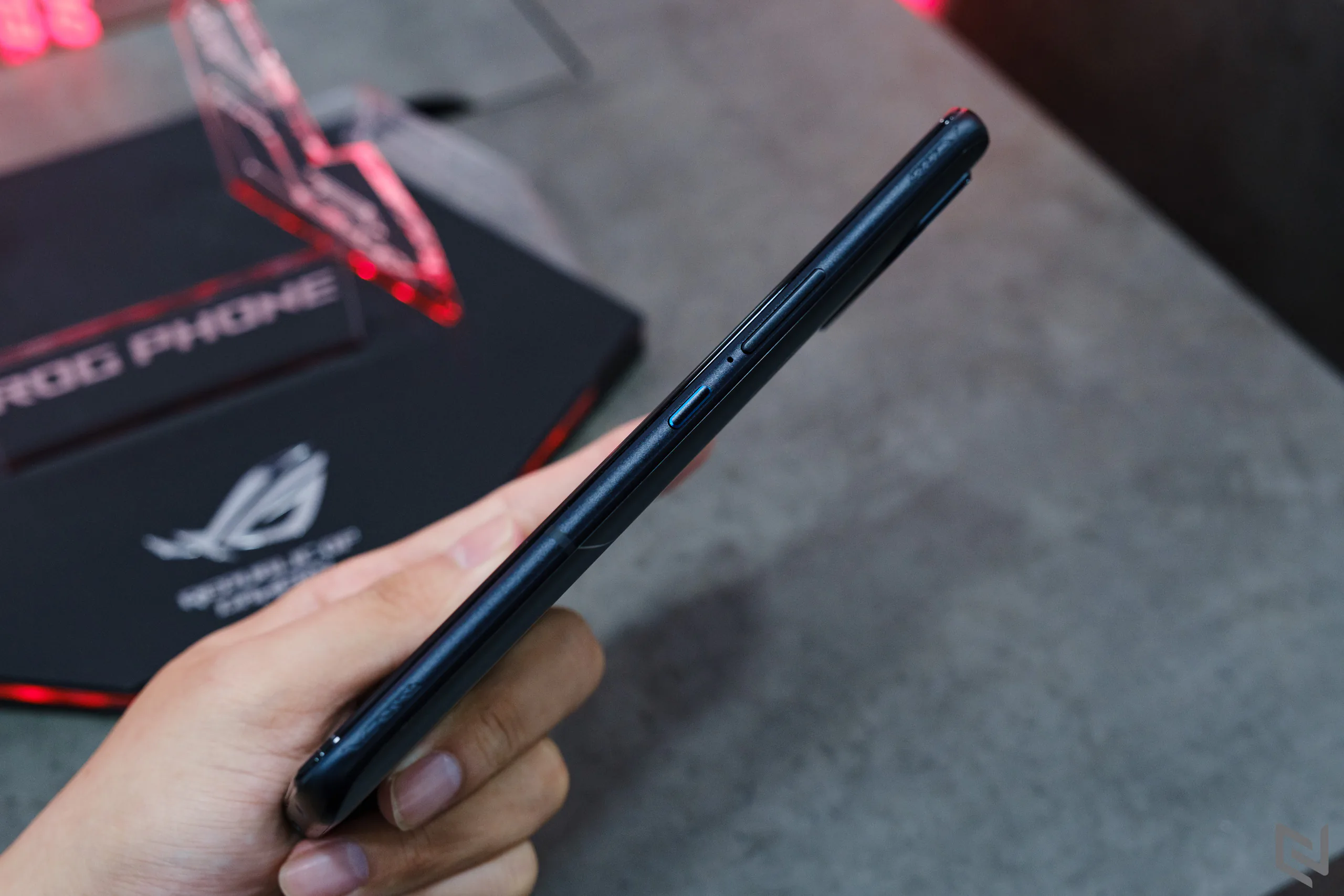 Trên tay bộ đôi gaming phone ROG Phone 6D và 6D Ultimate, sức mạnh vượt trội từ Dimensity 9000+