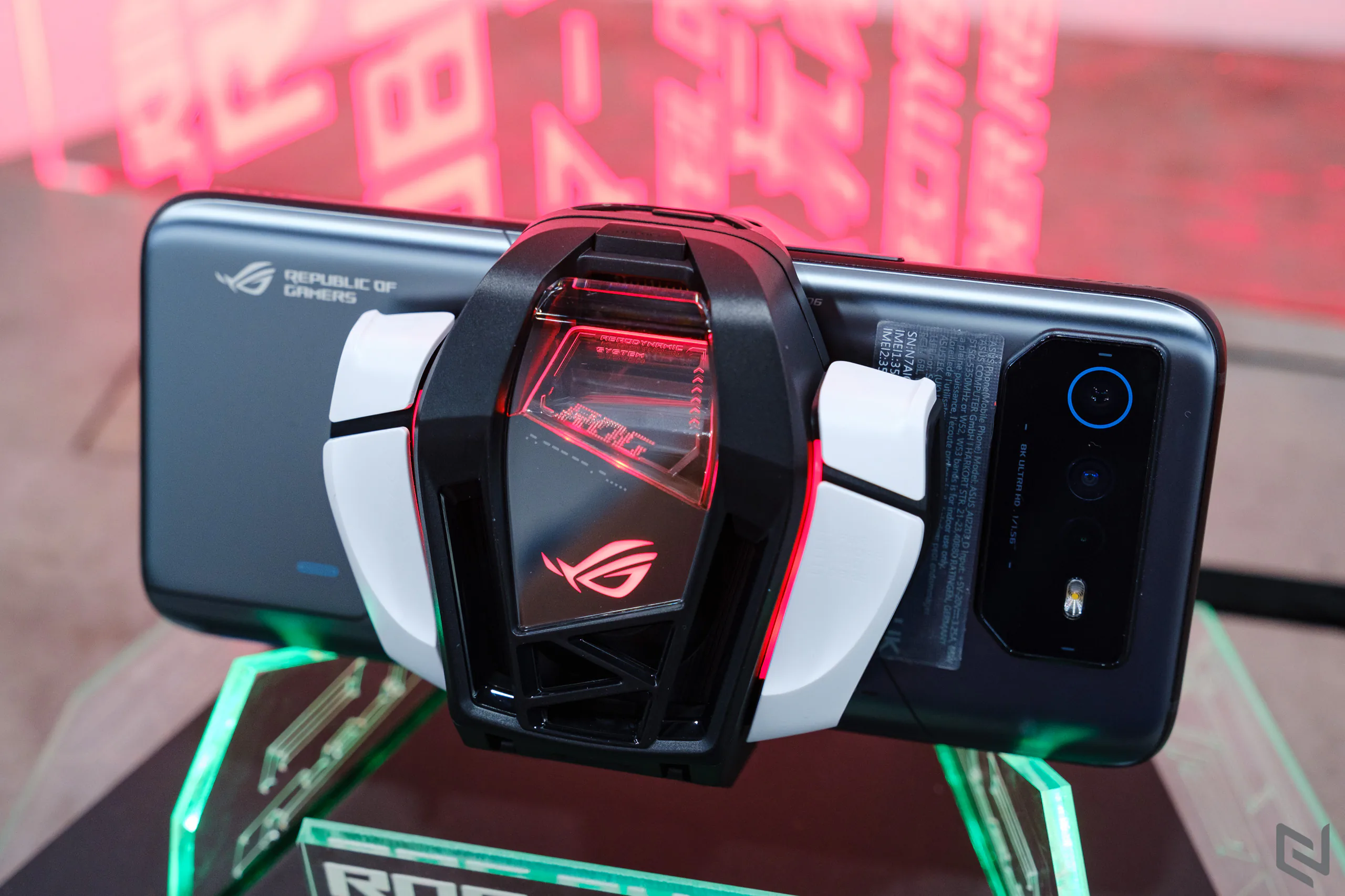Trên tay bộ đôi gaming phone ROG Phone 6D và 6D Ultimate, sức mạnh vượt trội từ Dimensity 9000+