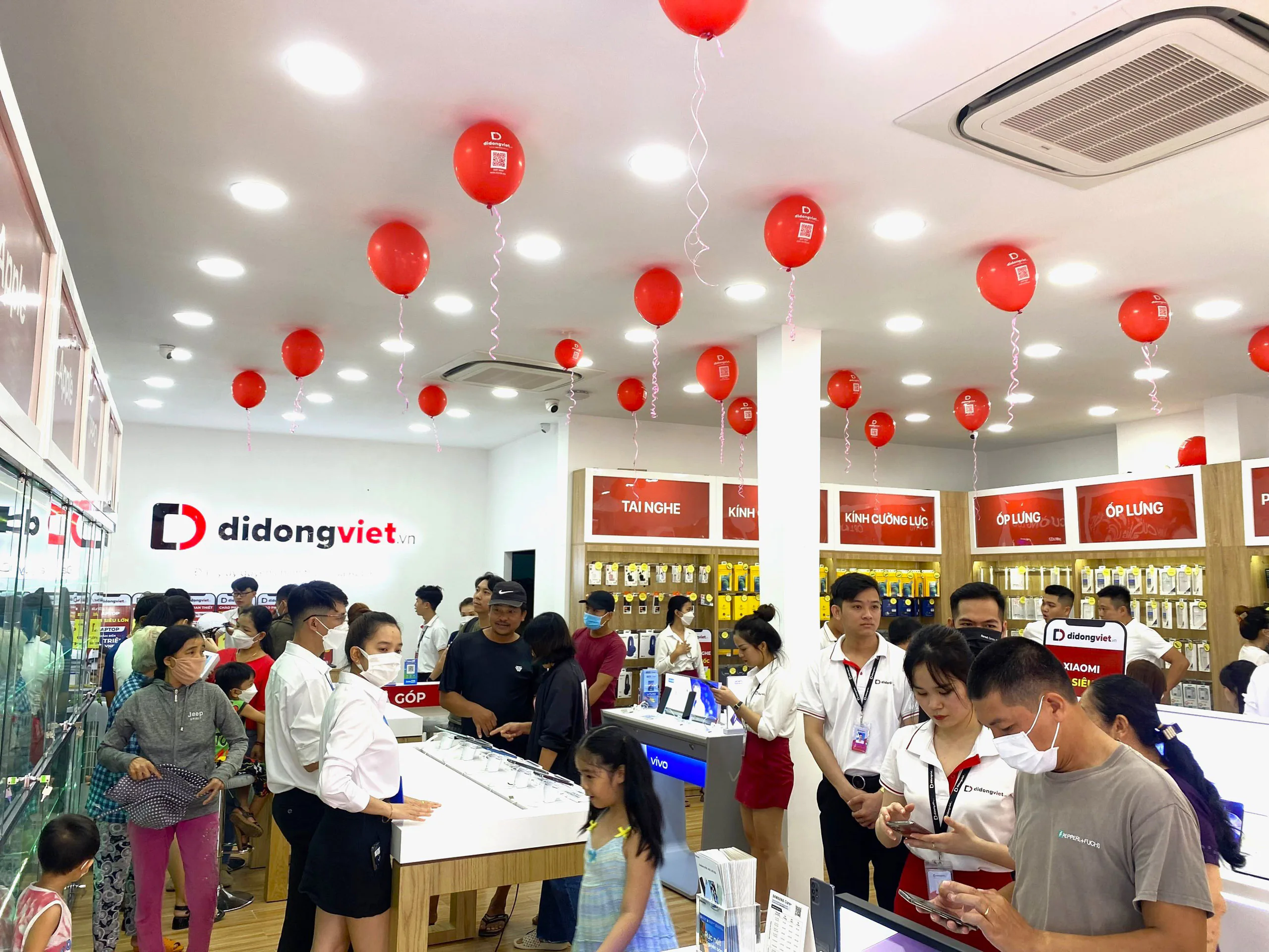 Sau hơn 1 tháng ra mắt, Galaxy Z Fold4/Flip4 giảm gần 10 triệu đồng, lên đời chỉ bù từ 2.99 triệu đồng