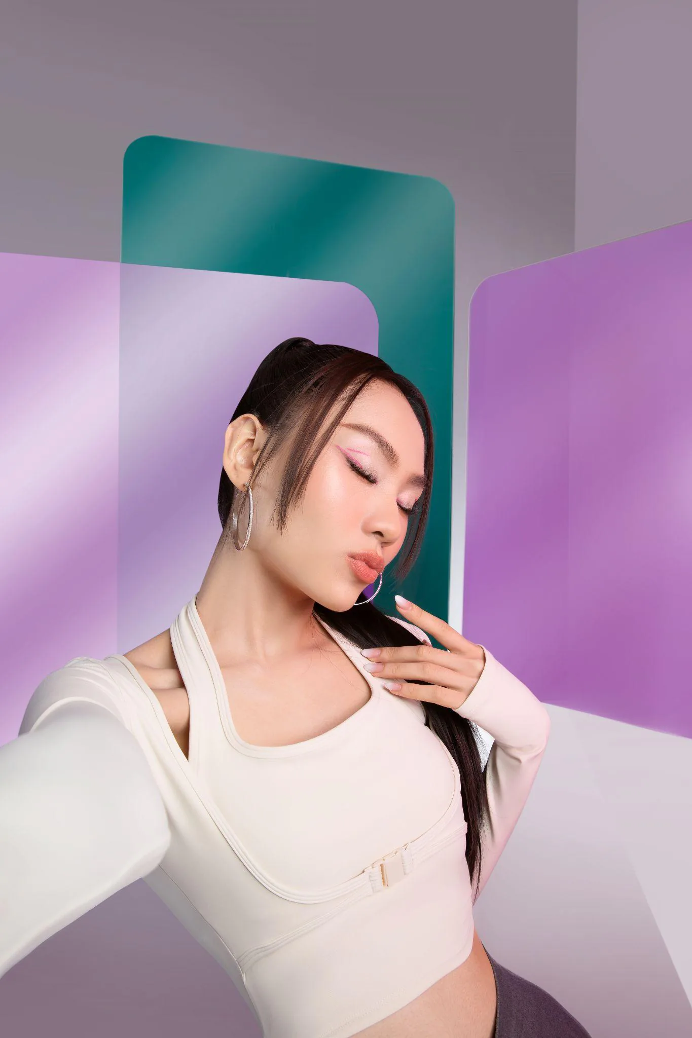 Xiaomi 12 Lite ra mắt: Bật sắc phong cách cùng Miss World Việt Nam 2022