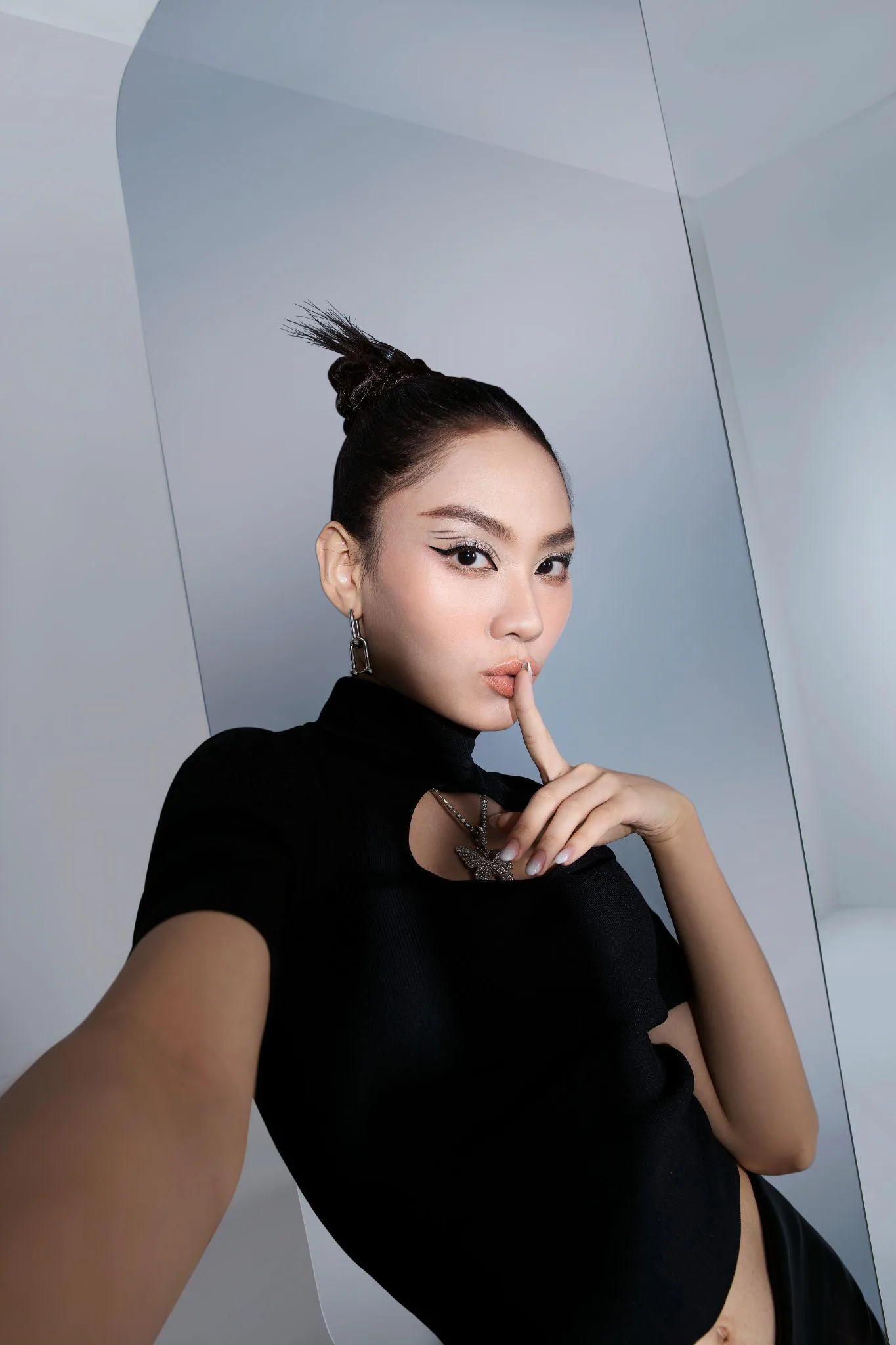Xiaomi 12 Lite ra mắt: Bật sắc phong cách cùng Miss World Việt Nam 2022