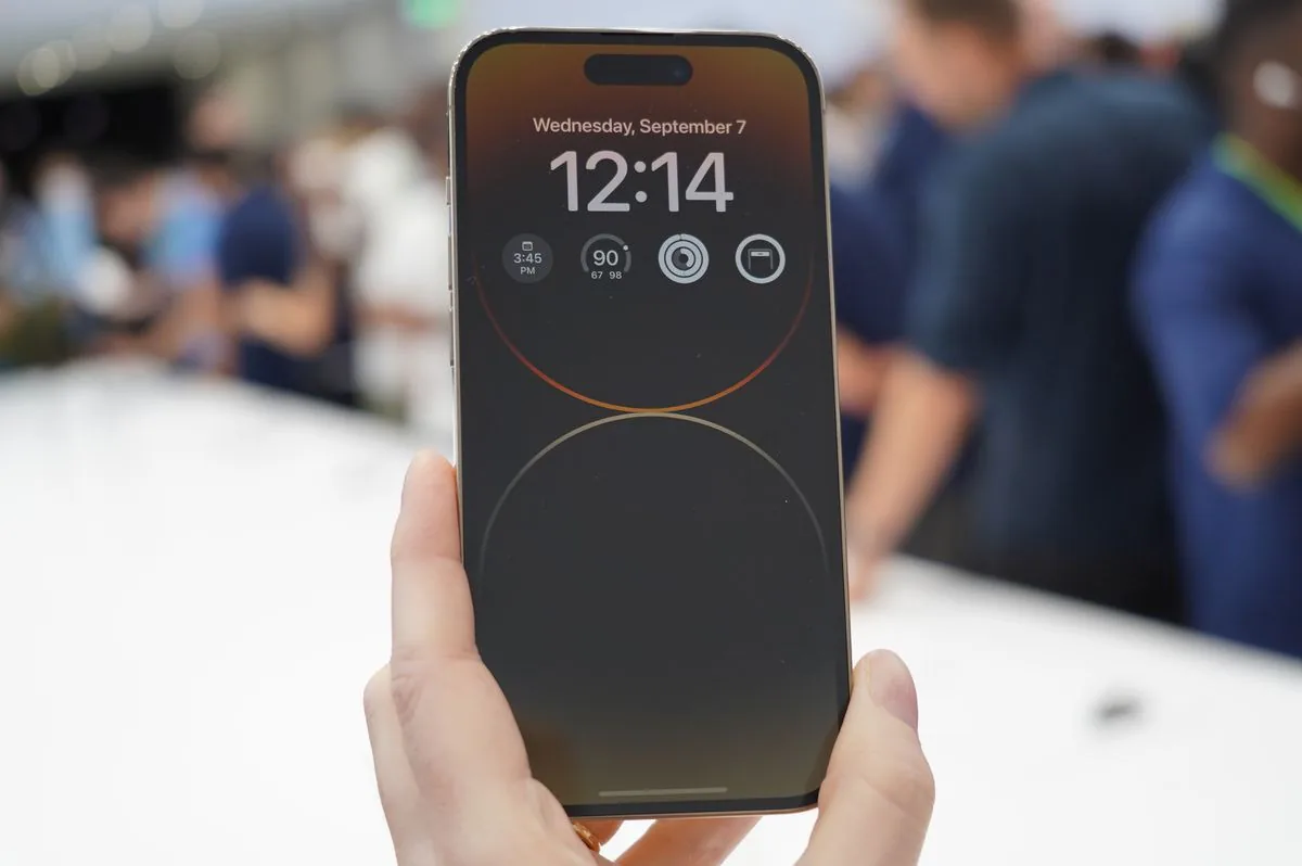 Apple đang phát triển Always-On Display gần giống Android hơn