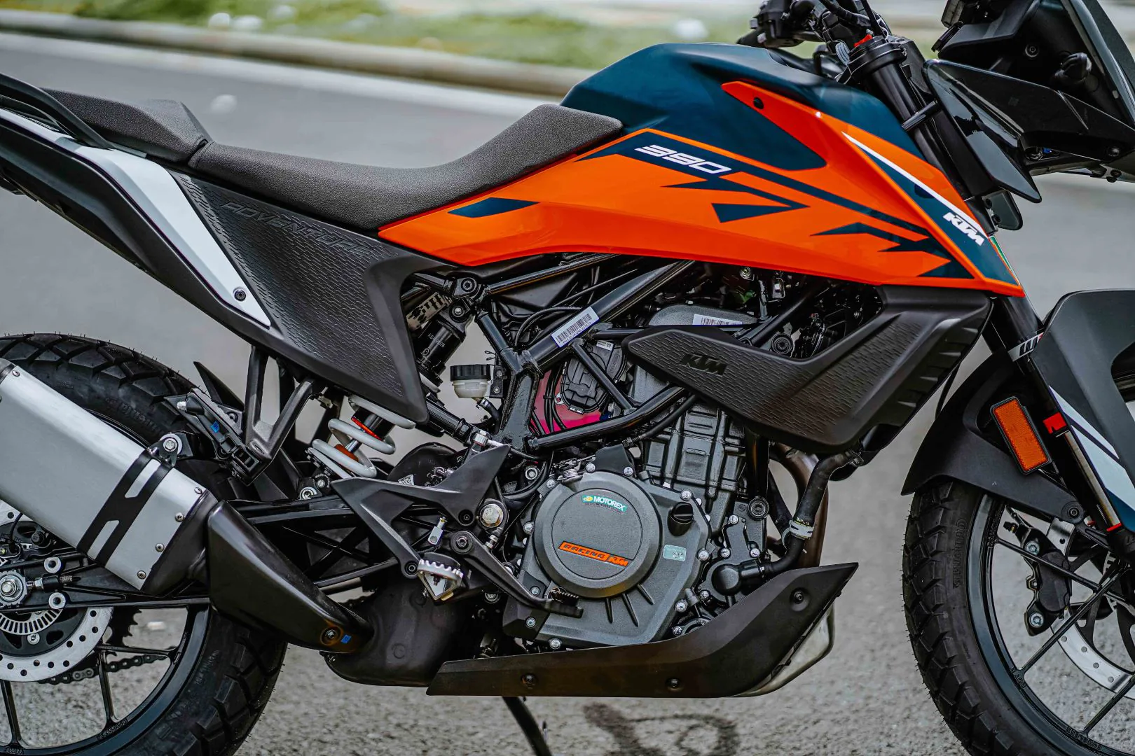 KTM 390 Adventure 2022 và KTM 890 Duke R 2022 chính thức ra mắt tại Việt Nam