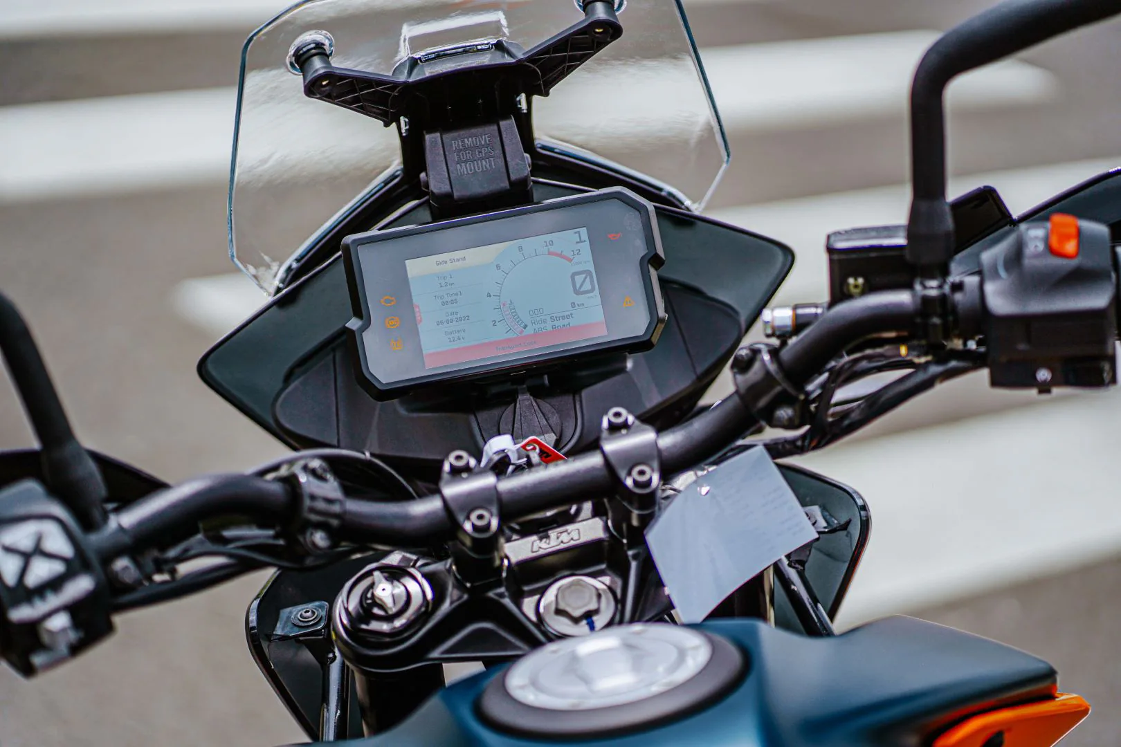 KTM 390 Adventure 2022 và KTM 890 Duke R 2022 chính thức ra mắt tại Việt Nam
