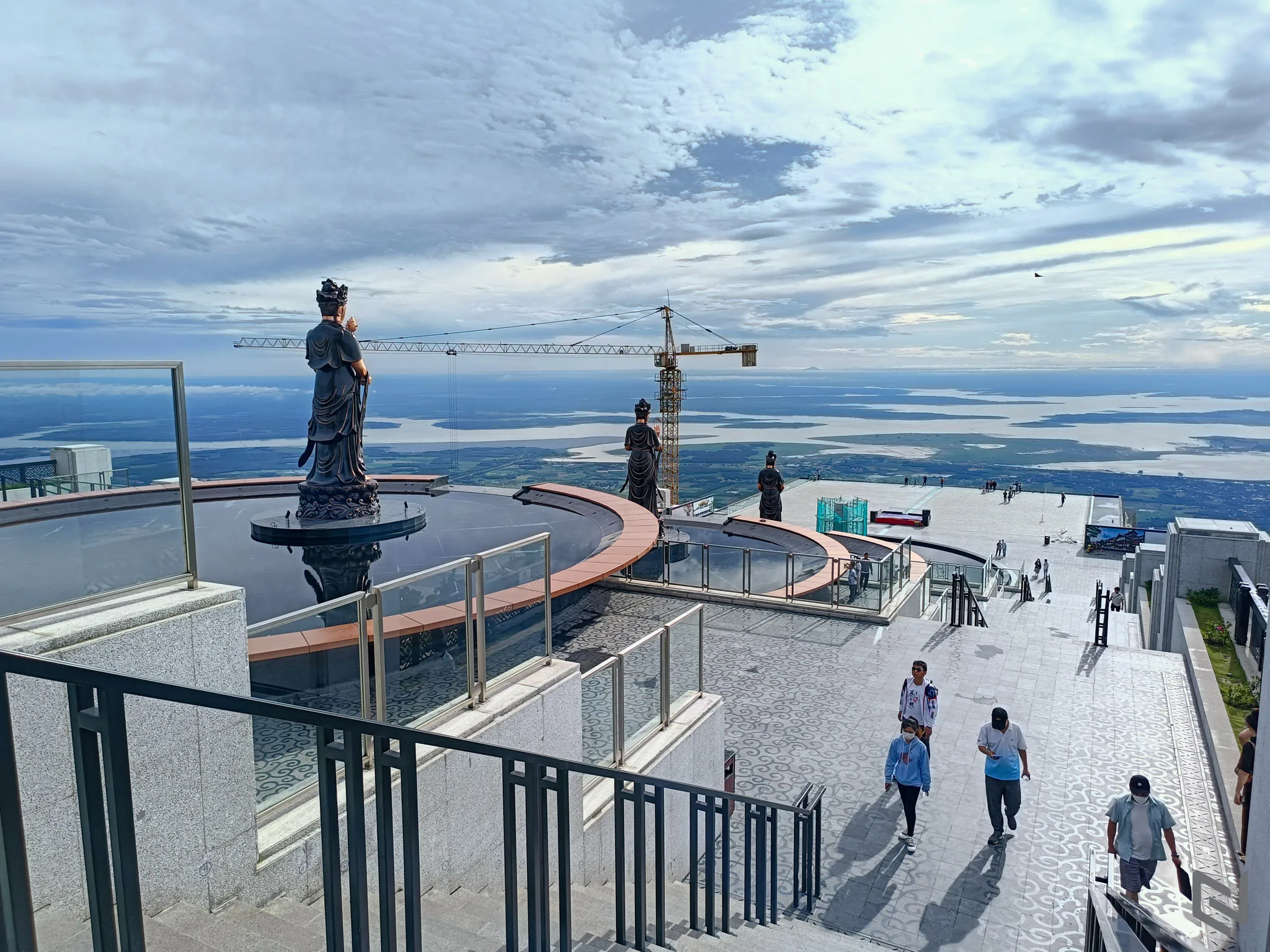 Tham quan núi Bà Đen cùng OPPO Reno8 5G: Camera ấn tượng giúp ghi lại những bức ảnh đáng nhớ