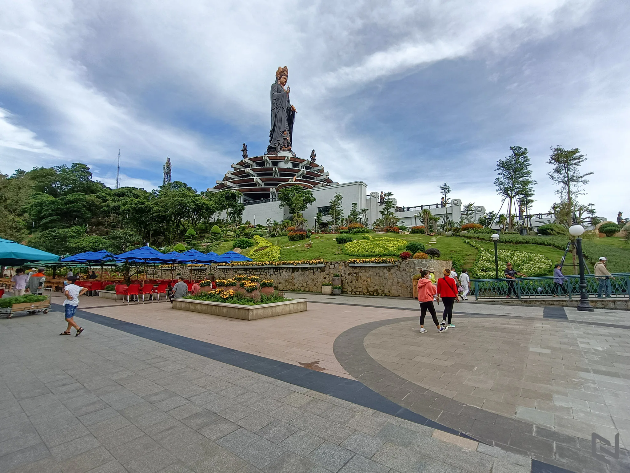 Tham quan núi Bà Đen cùng OPPO Reno8 5G: Camera ấn tượng giúp ghi lại những bức ảnh đáng nhớ